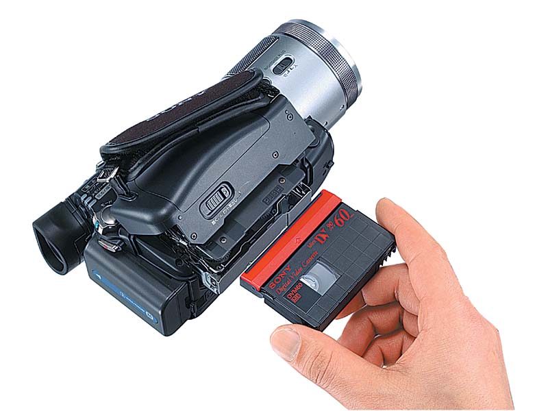 ソニー、実売18万円の民生用HDVカムを発売