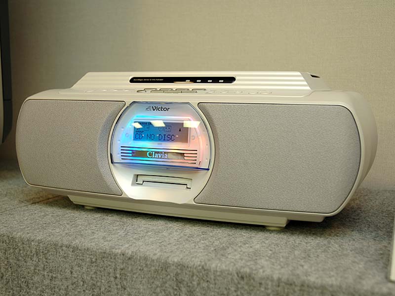 ビクター、「イルミマジック」を搭載したMDラジカセ