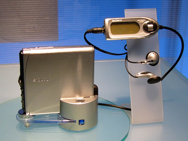 ソニー、「Hi-MD」対応MDウォークマンとサウンドゲートを発表