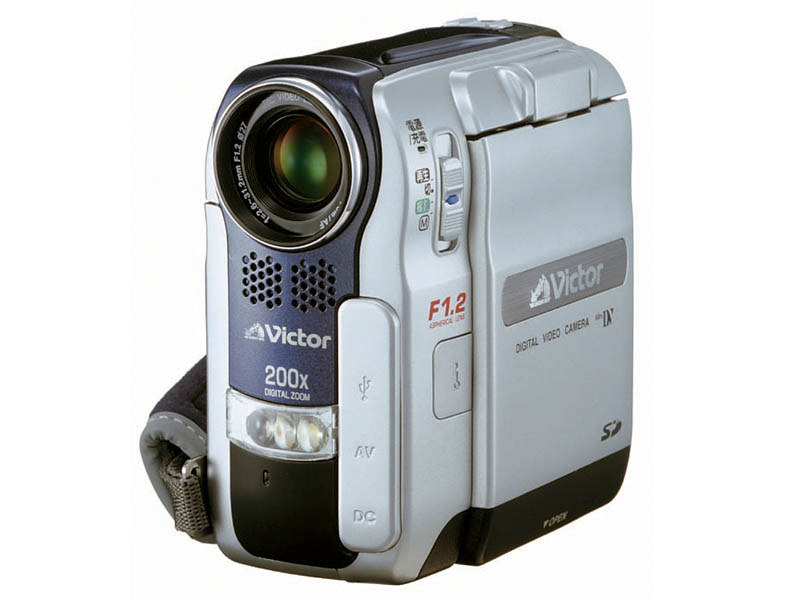 ビクター、F1.2レンズ搭載の縦型DVカメラ