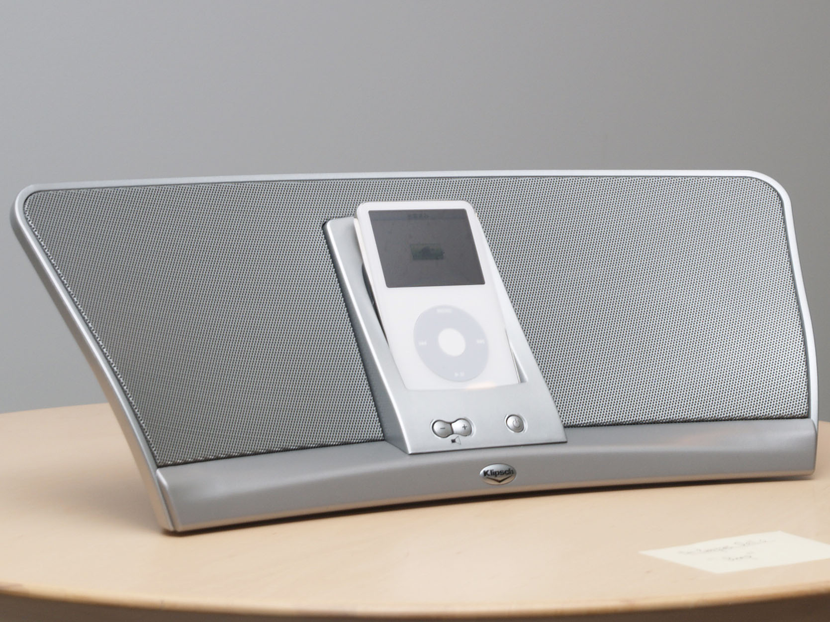 ヤマハ、Kilipsh製のiPodスピーカー「iGroove」