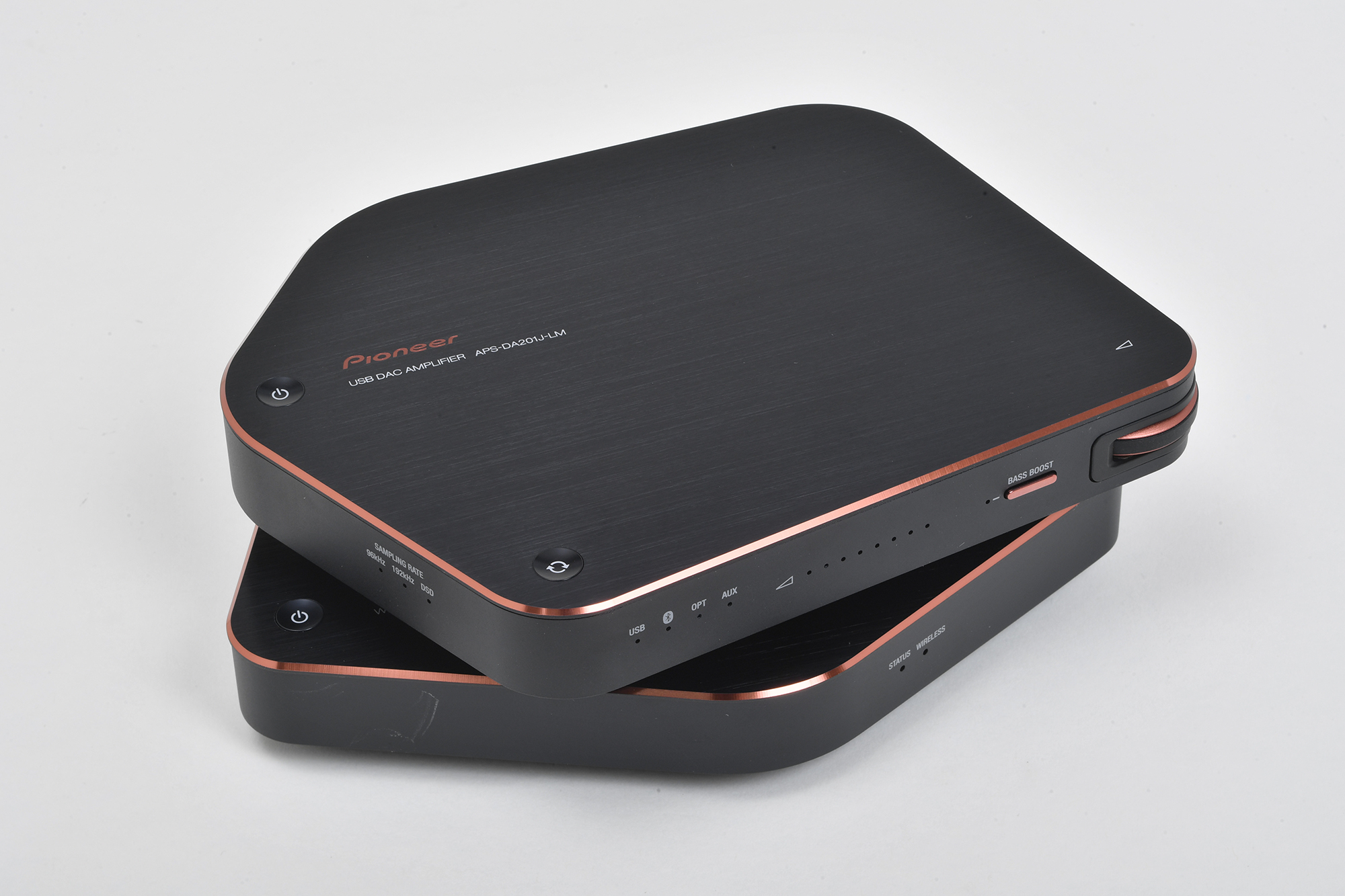 ワイヤレスで身近に高品質な音楽を楽しめる「Stellanova」に「Limited