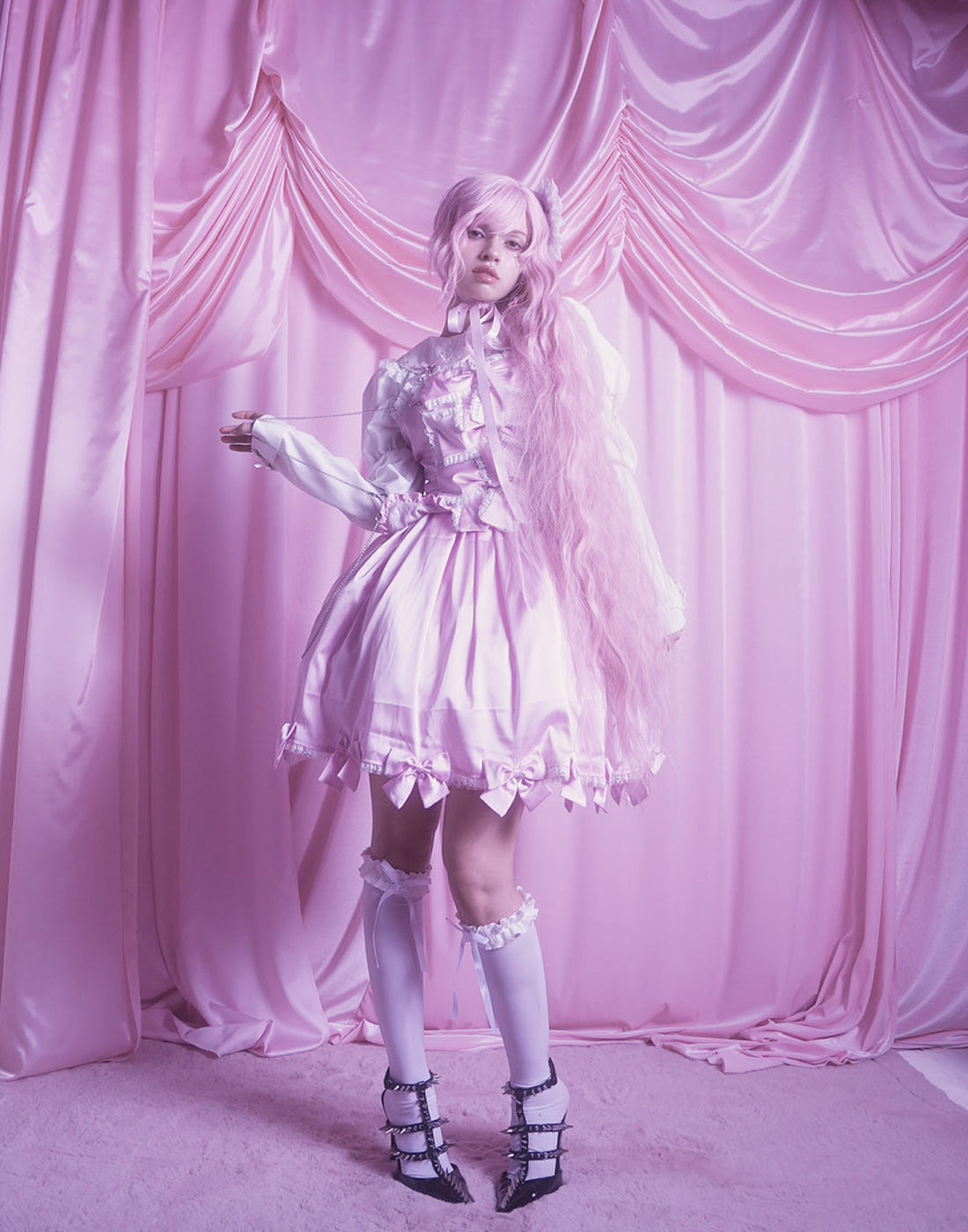 Front ribbon chain one piece – AVENCHUMU （アバンチュウム）