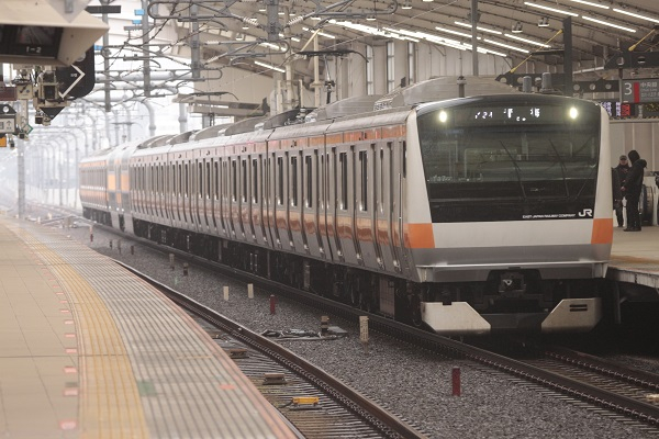 中央快速線E233系にG車連結開始 16週で46編成に: B767-281のブログ