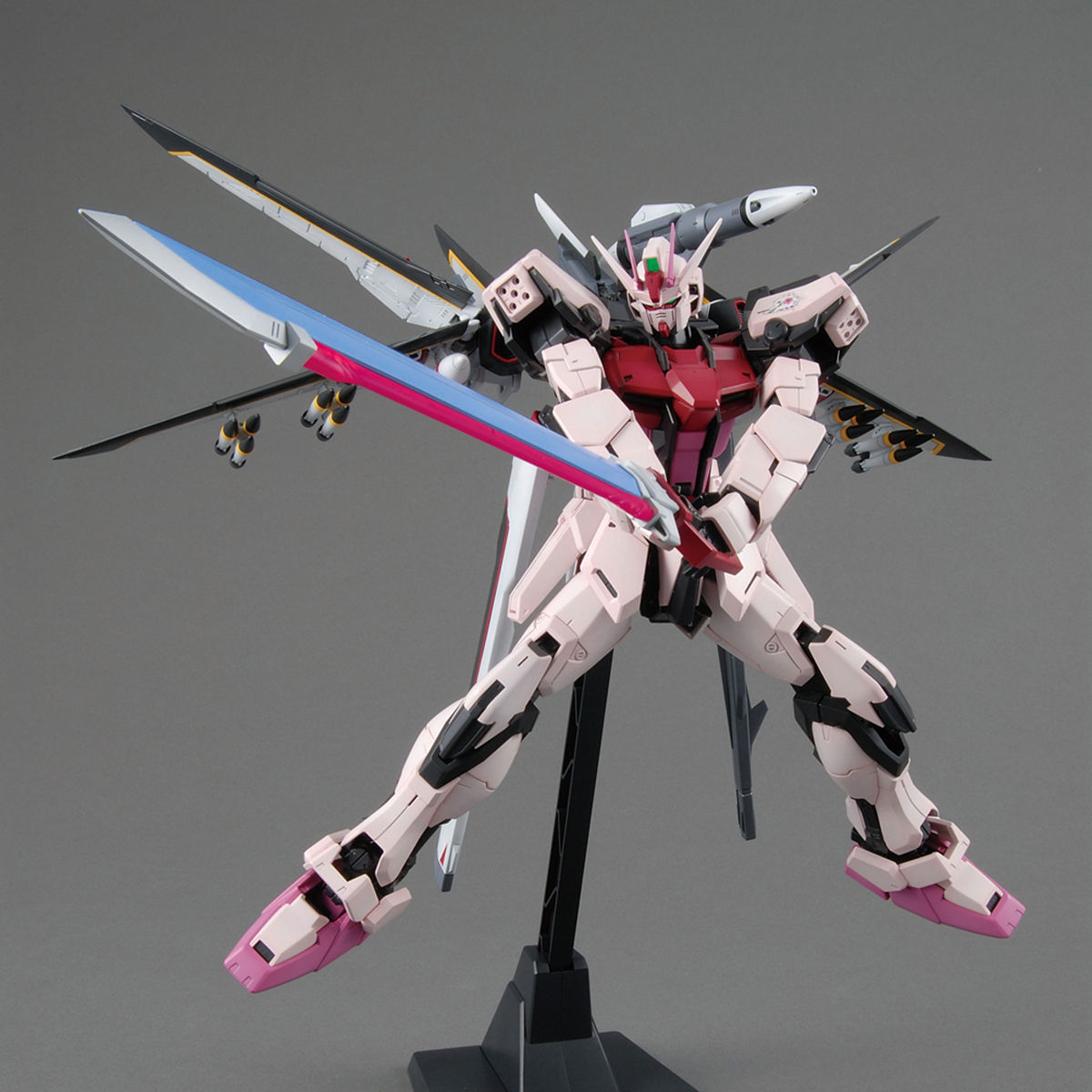 MG 1/100 ストライクルージュ オオトリ装備 Ver.RM｜バンダイ ホビーサイト