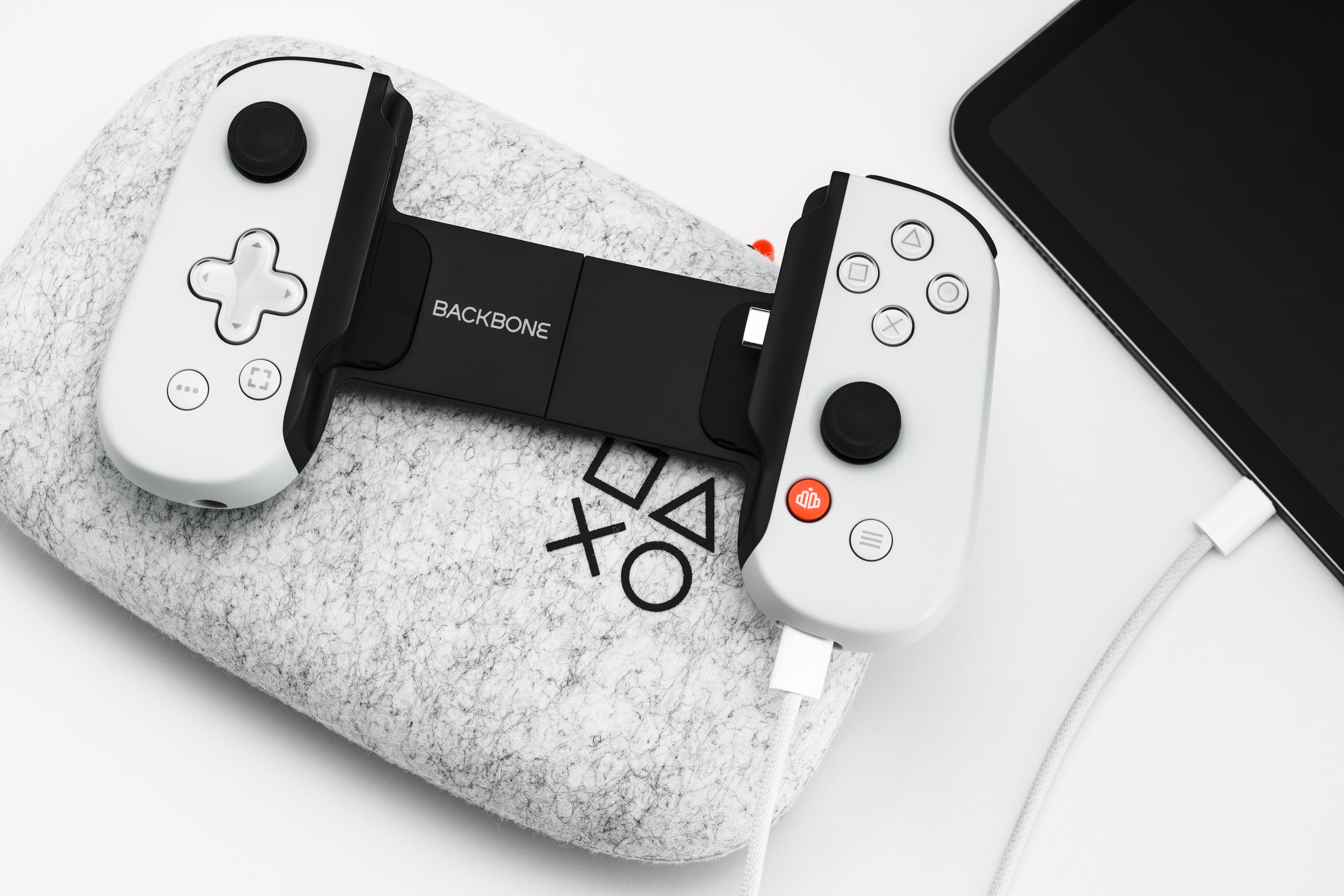 Backbone One - Xbox版 USB-Cモバイルゲームコントローラー | バックボーン