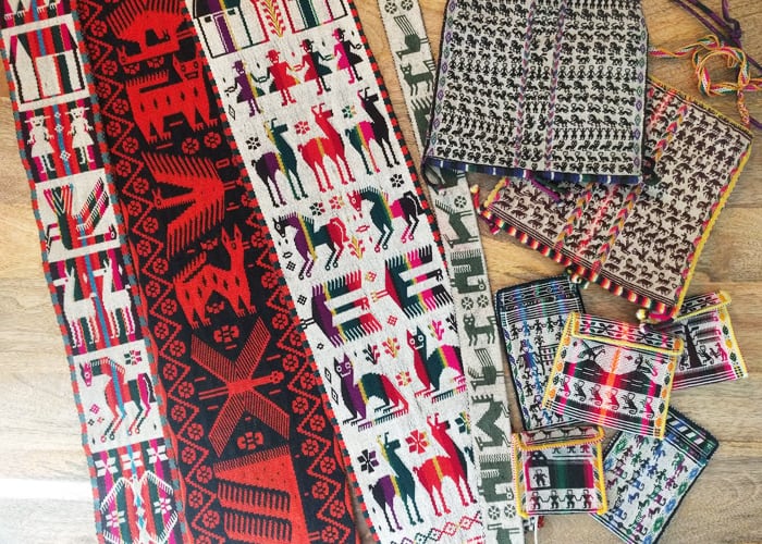 ボリビアの織物を求めて - Tarabuco(タラブコ)の日曜市 - | &JOURNEY