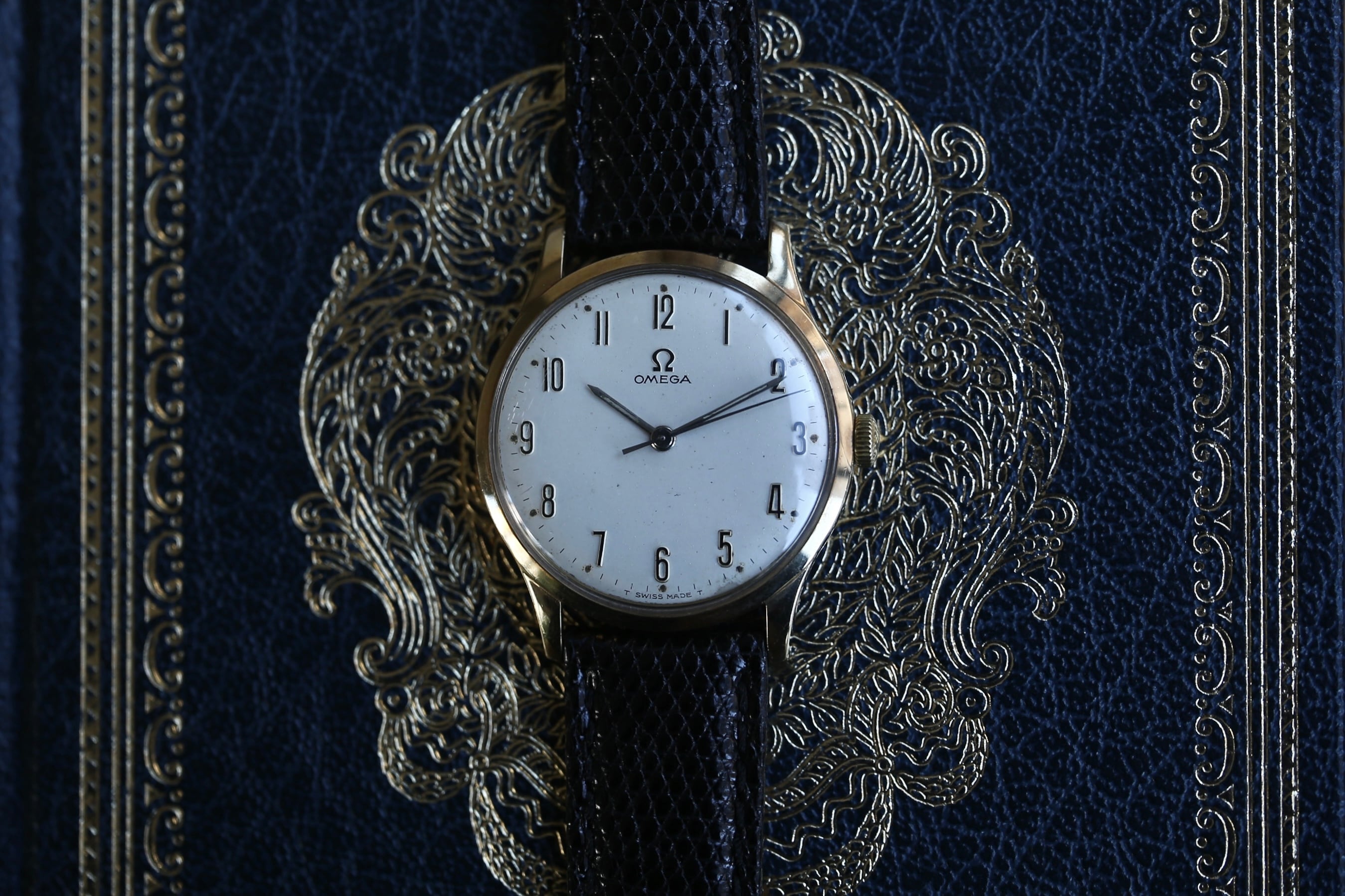 OMEGA 】1964年製 OMEGA 英国限定モデル 立体フルアラビア数字 9金無垢