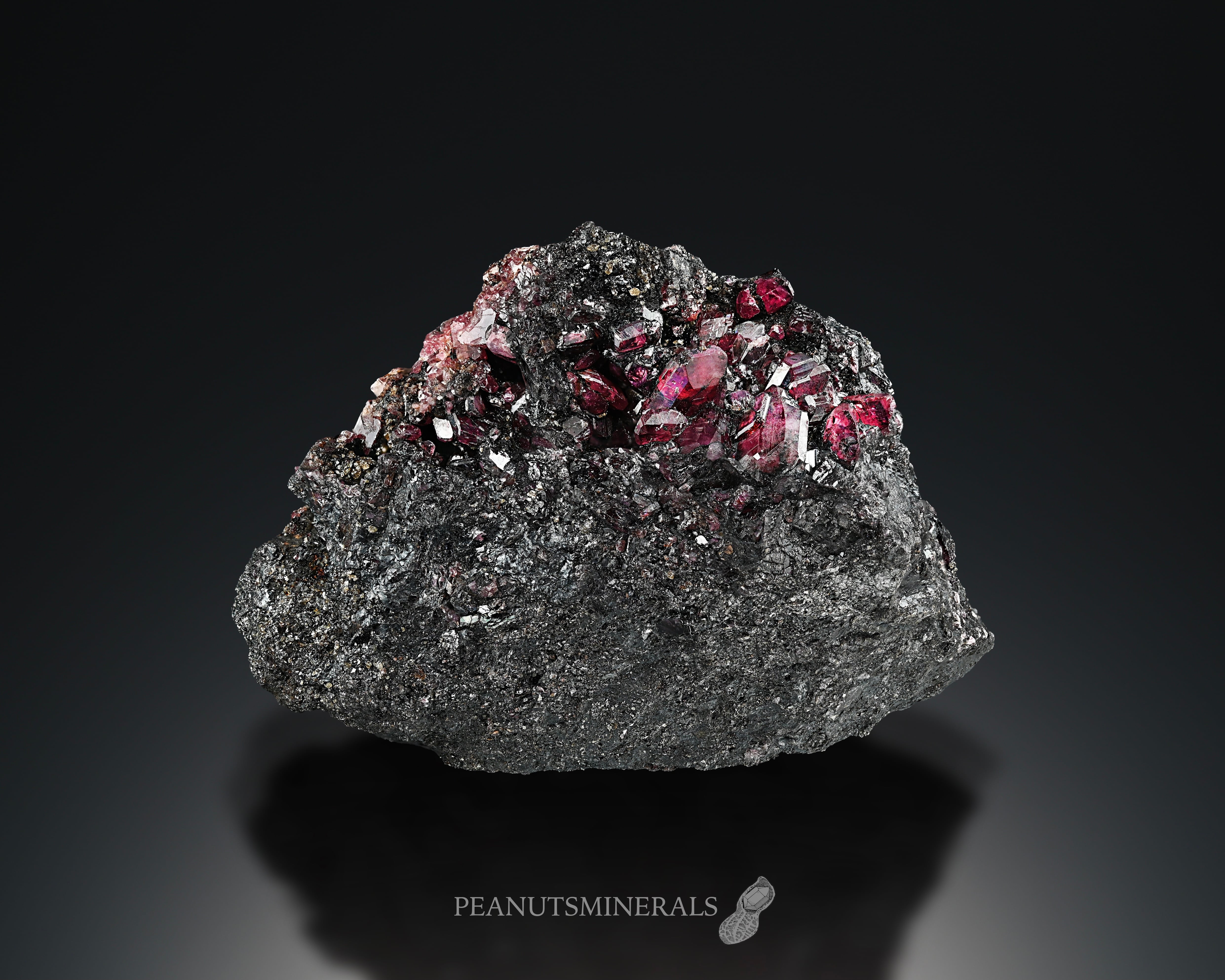 パイロクスマンガイト【Pyroxmangite】日本（愛知県）産 | PEANUTS