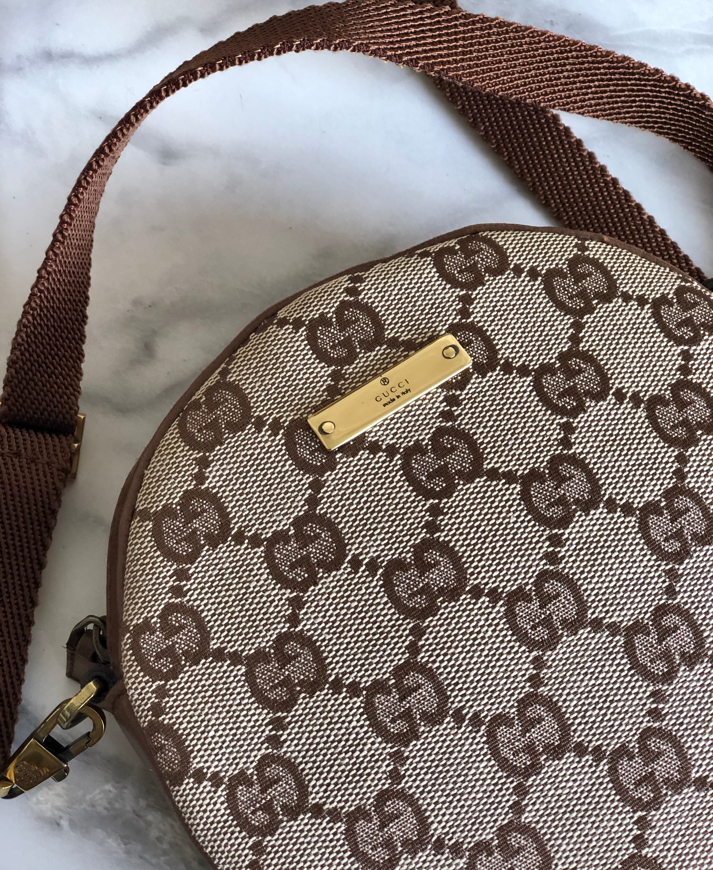 GUCCI グッチ ロゴプレート GGキャンバス レザー サークル ラウンド