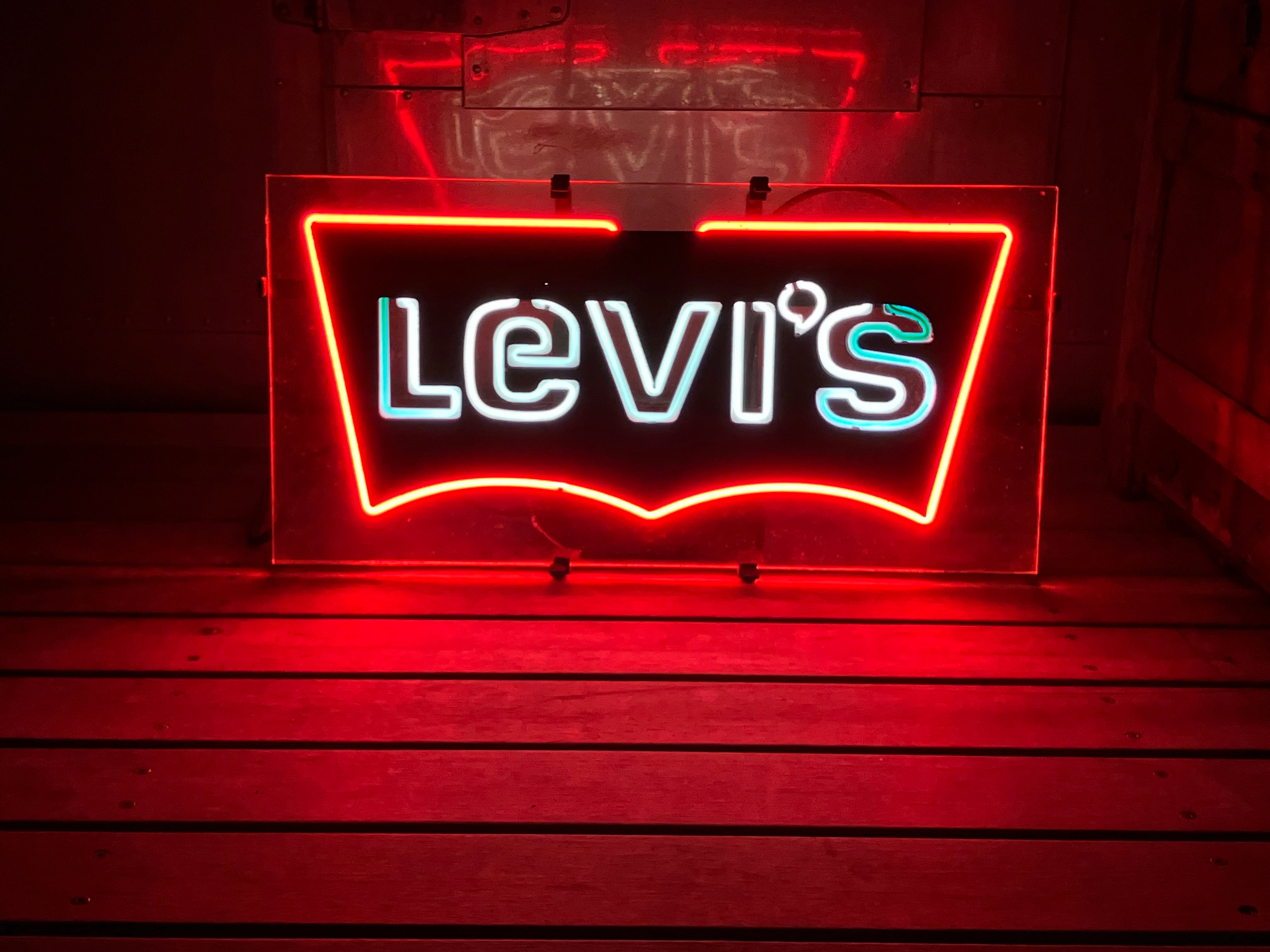 Levi's 70s STORE DISPLAY UNDERWRITERS LABORATORIES INC NEON SIGN