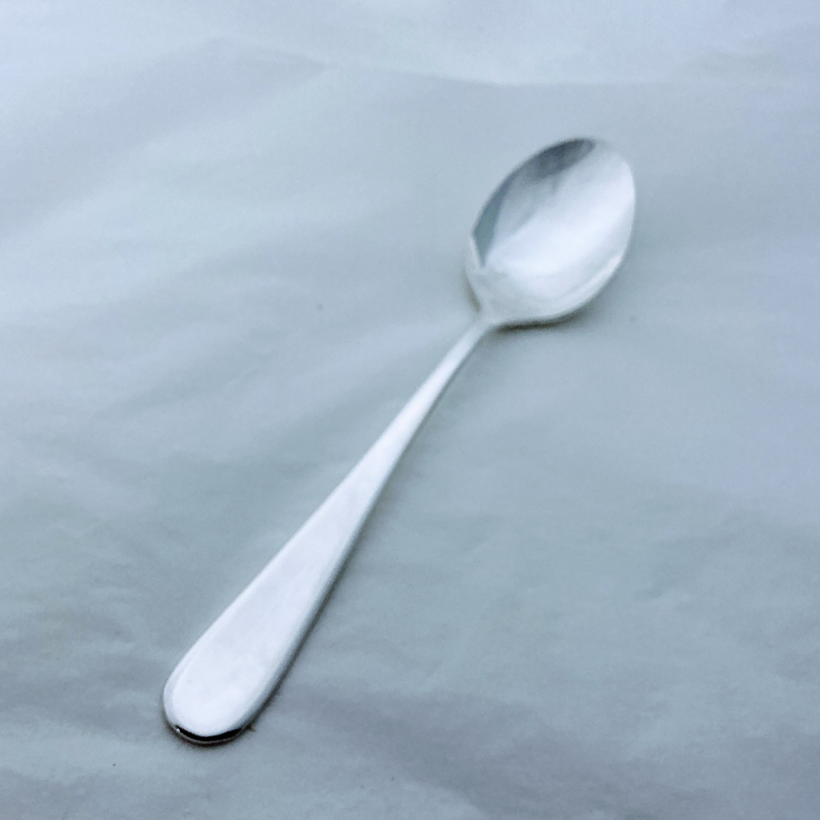 撮影用におすすめ。銀メッキ仕上げのNWデザートスプーン 18−8