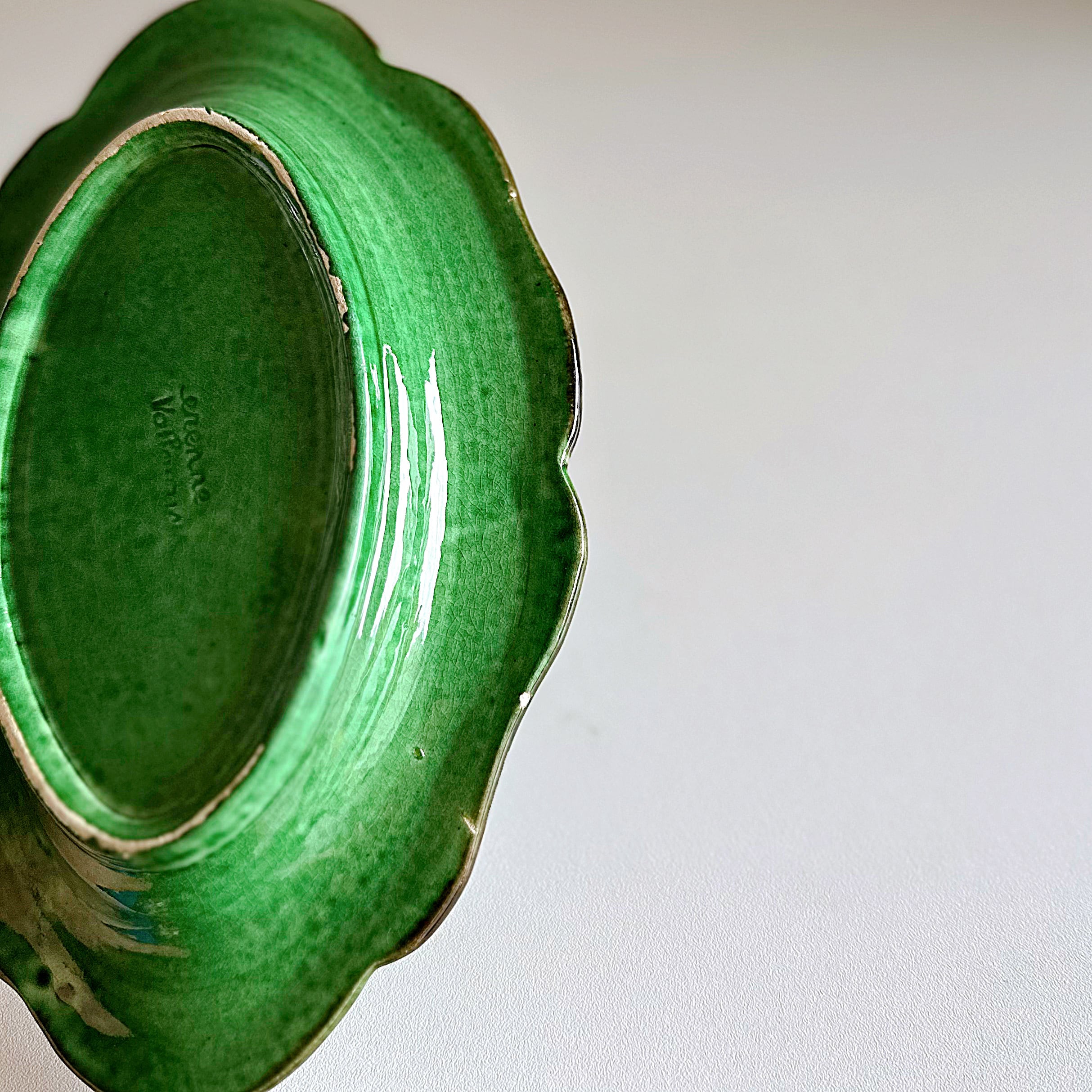 南仏陶器 緑釉 ラヴィエ 花リム Cerenne Vallauris B（フランス） | ぽ