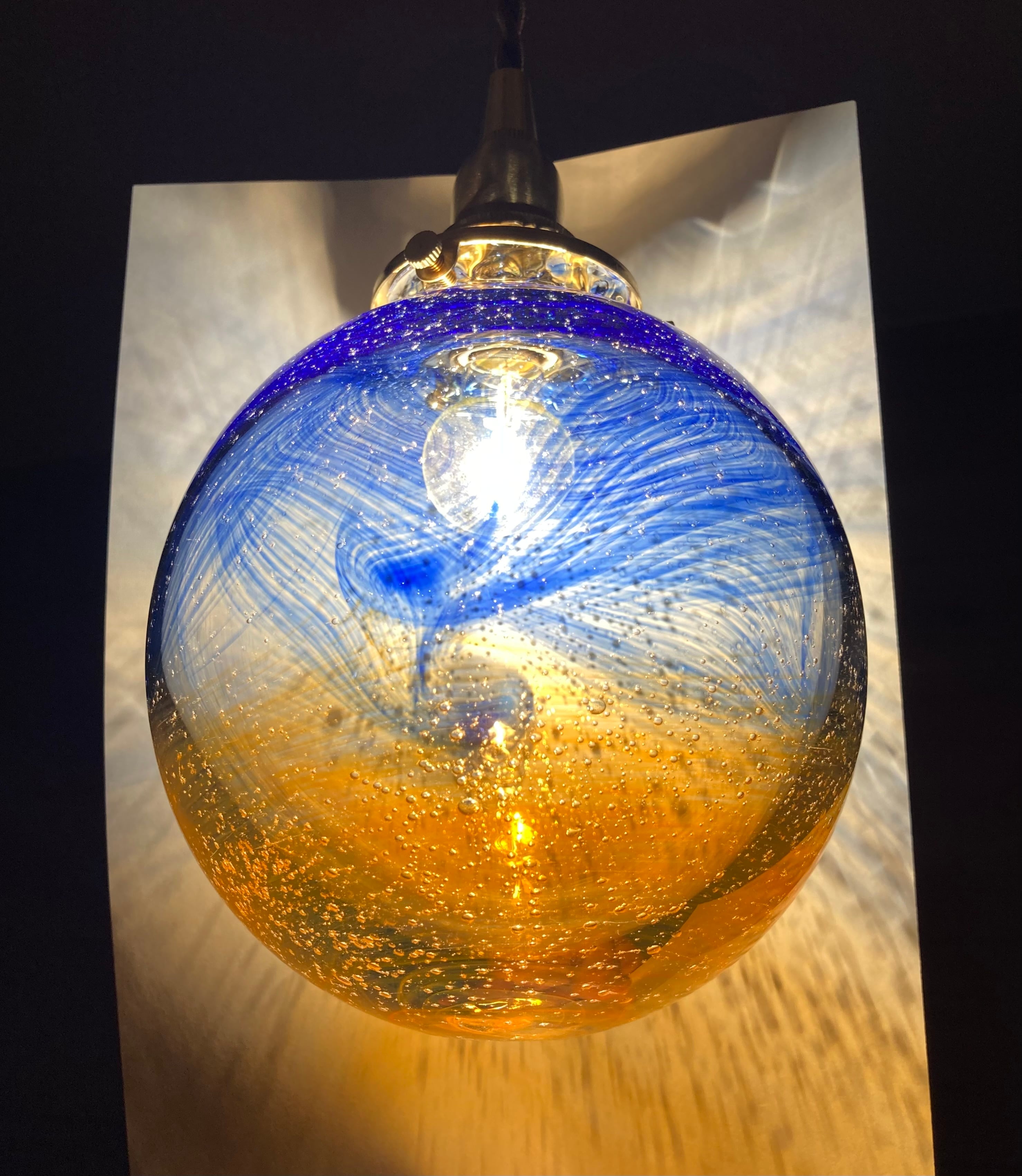 夕日と波』 「大」140mmサイズ E17ソケット ランプシェード(麻炭ガラス