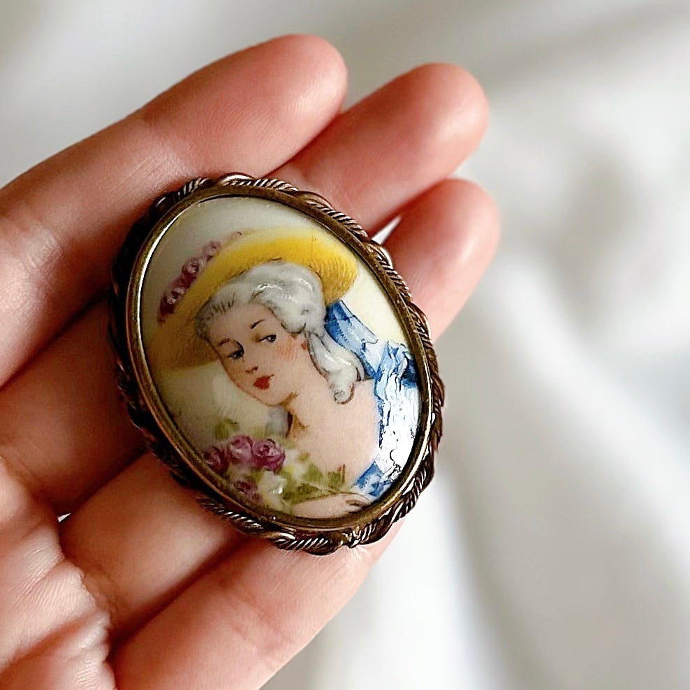 シュウシュウ】リモージュ 貴婦人 ブローチ アンティーク シュウシュウ