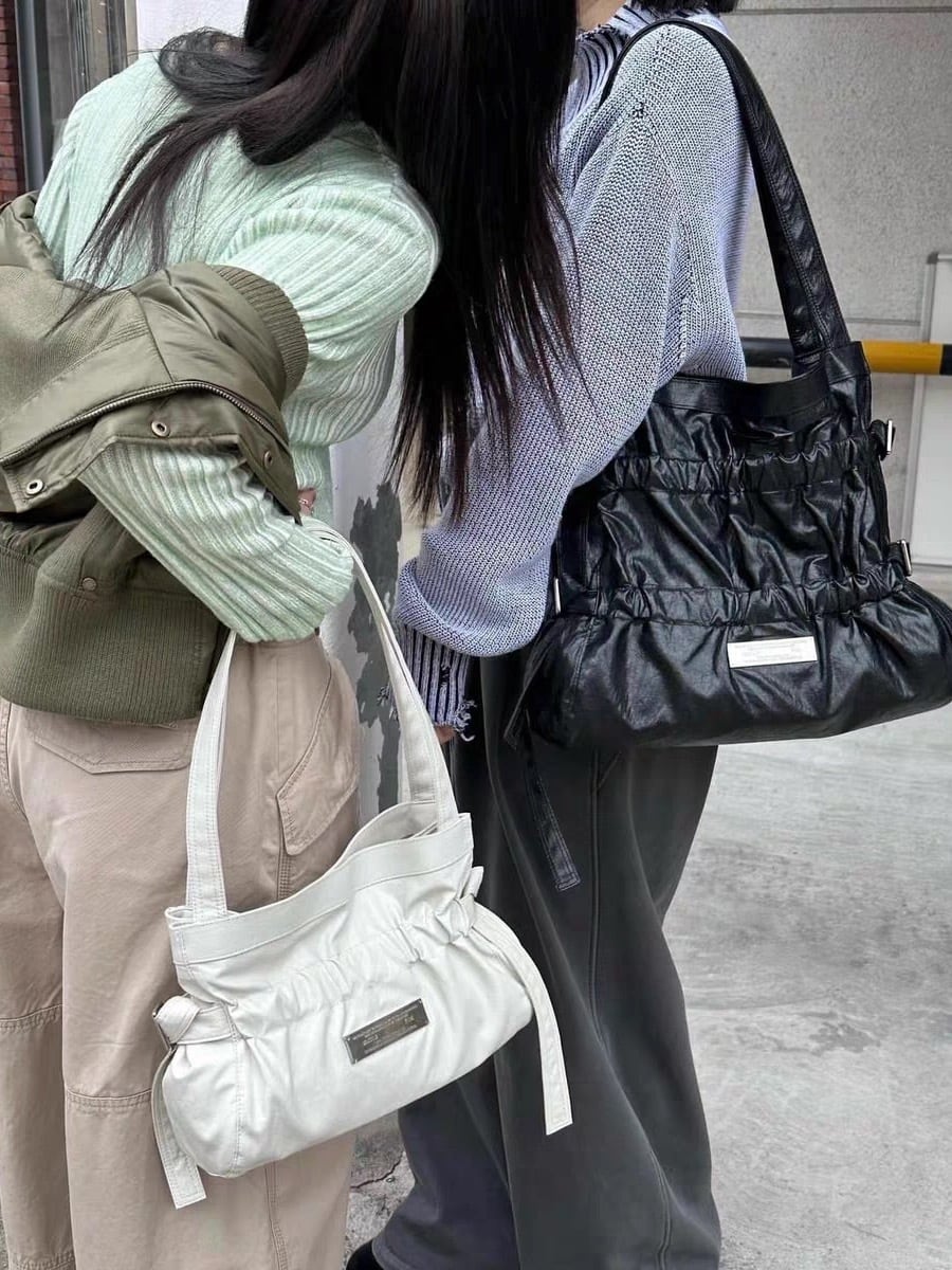 Matin Kim】FAUX LEATHER SEASHELL BAG / MINI BAG | in the mist