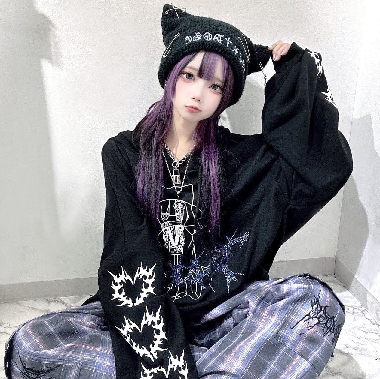 ラインストーンAZ GIRLパーカー | VOLCAN&APHRODITE