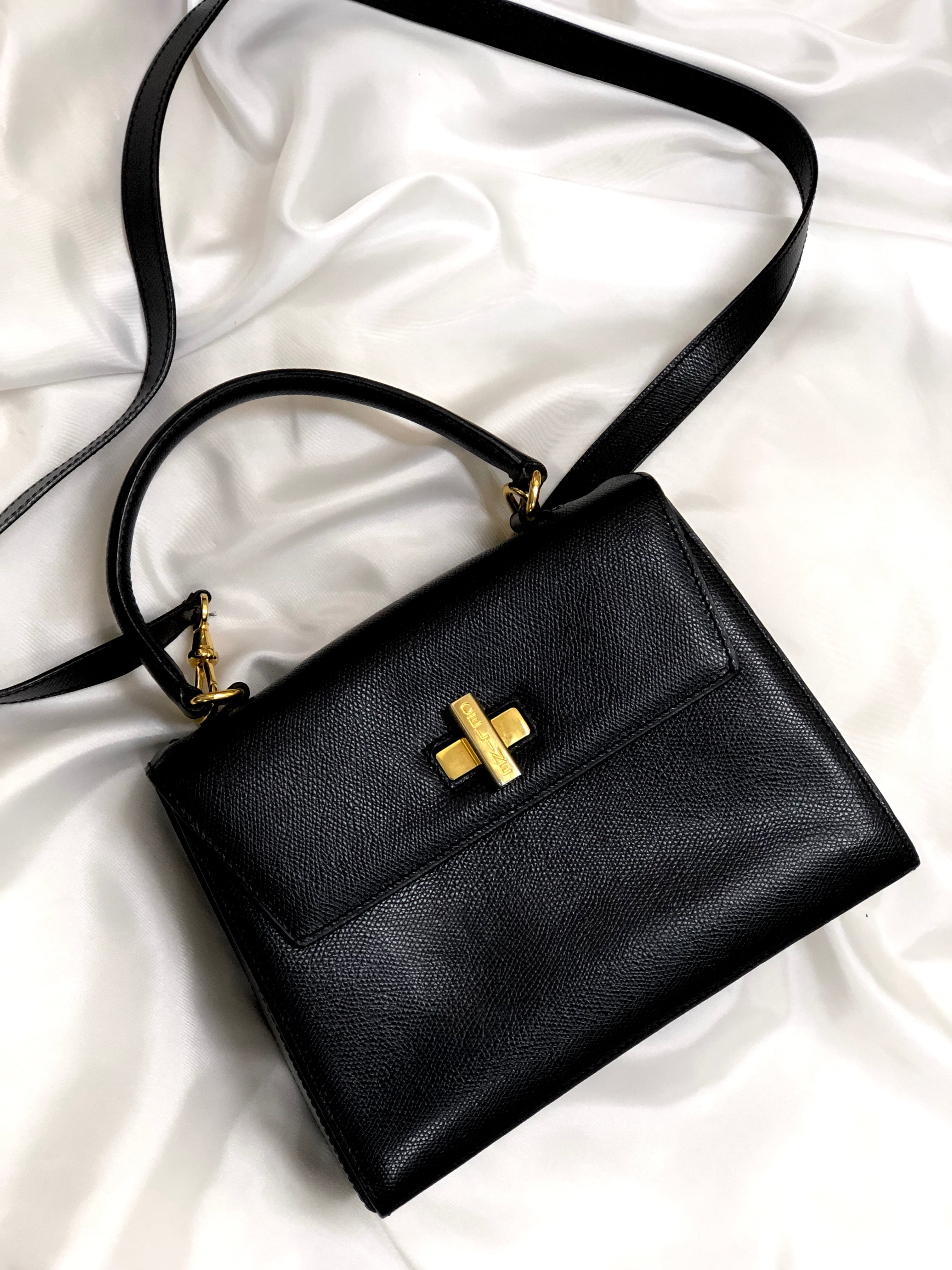 CELINE セリーヌ ロゴ ターンロック エンボスレザー トップハンドル