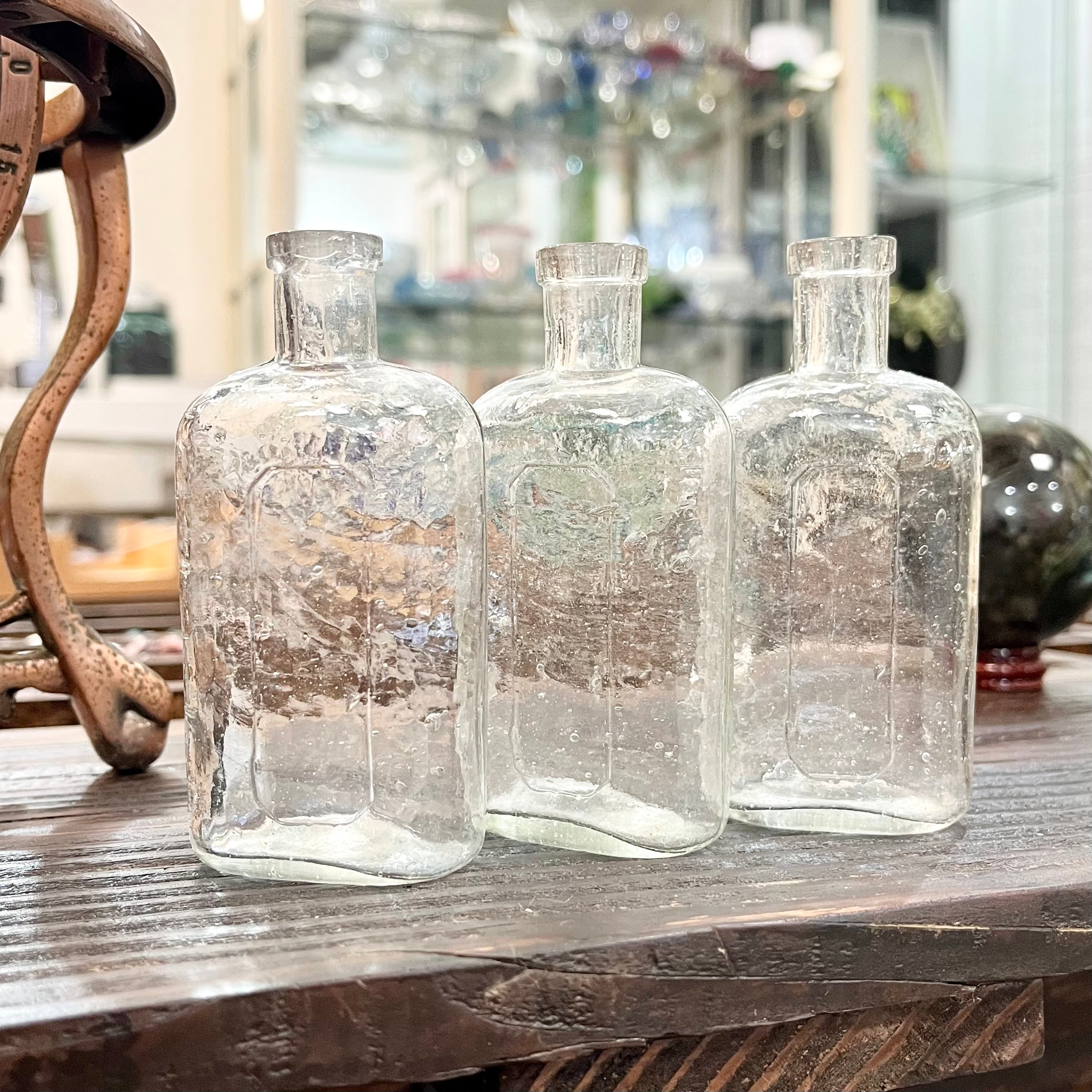 レトロガラス瓶（ウランガラス） | 天然石とレトロガラスの369ストーン