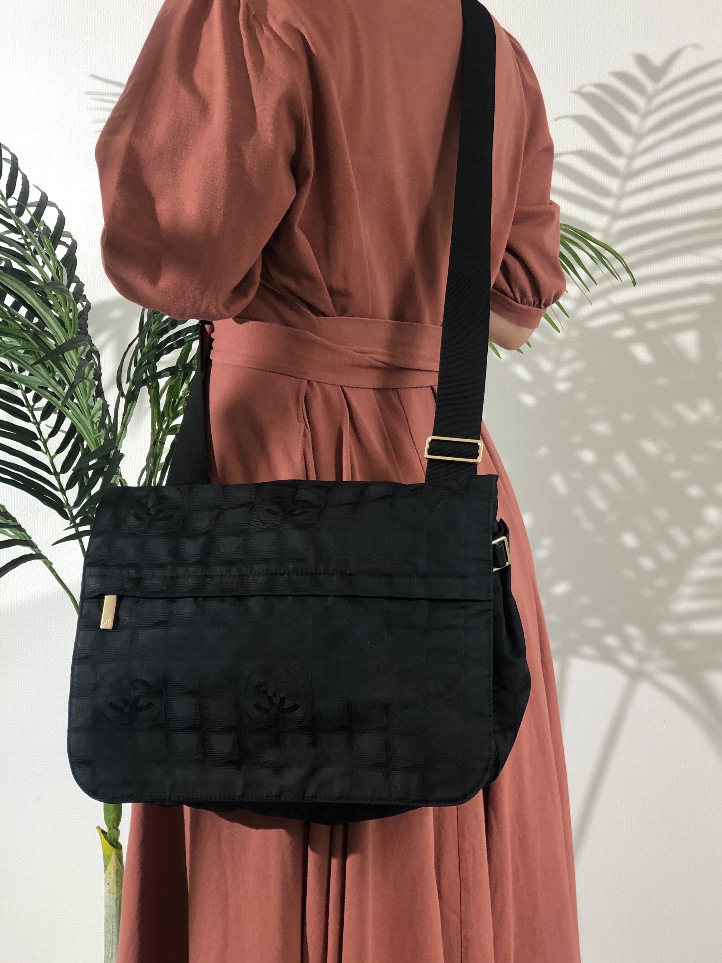 CHANEL シャネル ニュートラベルライン ナイロン ショルダーバッグ