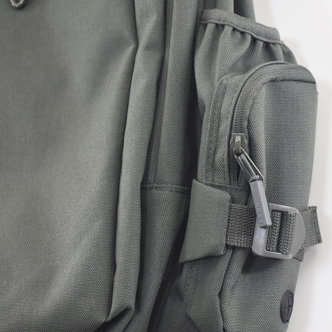 Tripled Decker Back Pack：ダークグレー | stunna