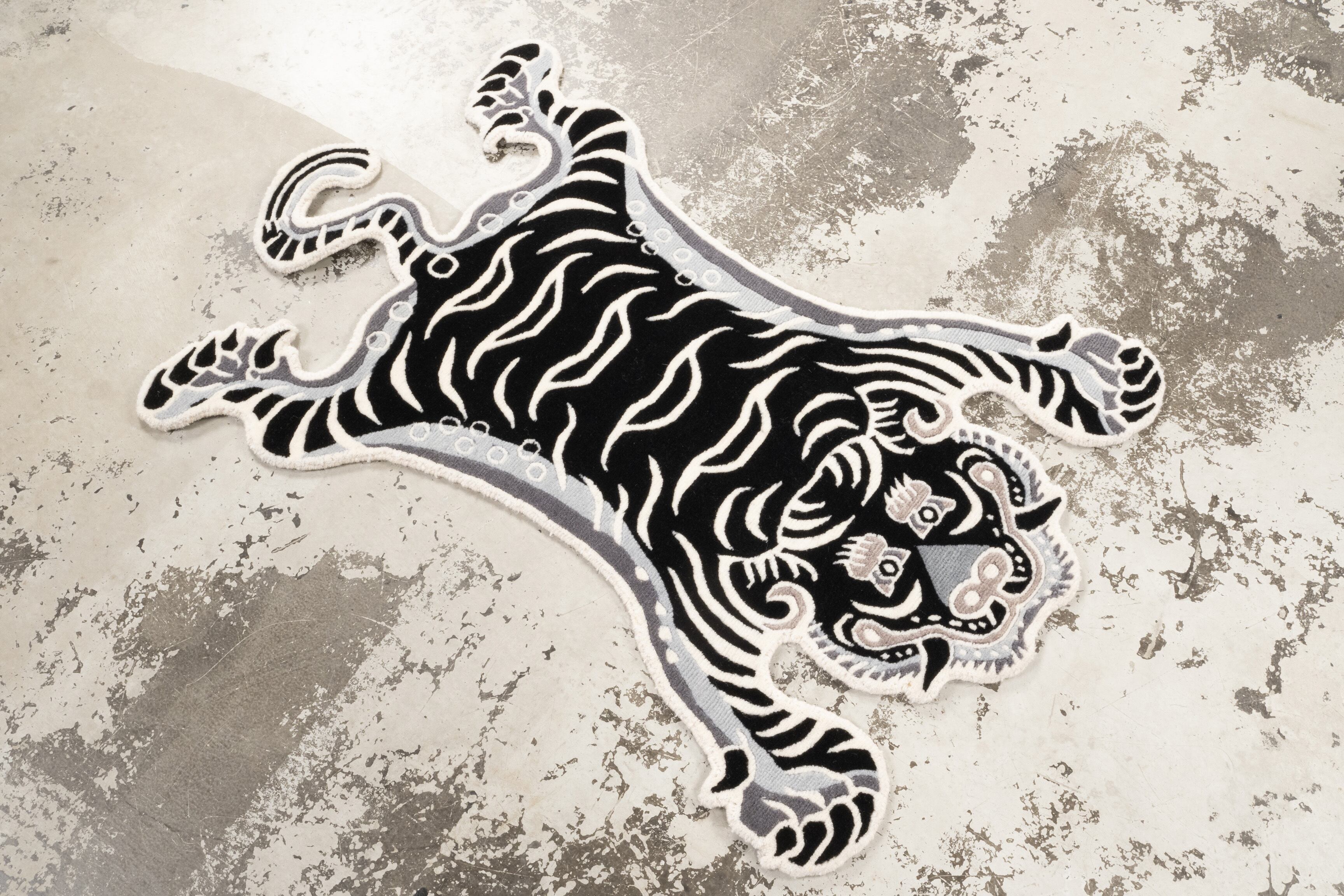 Tibetan Tiger Rug 《Sサイズ•ウール・オリジナル1•モノクロ308