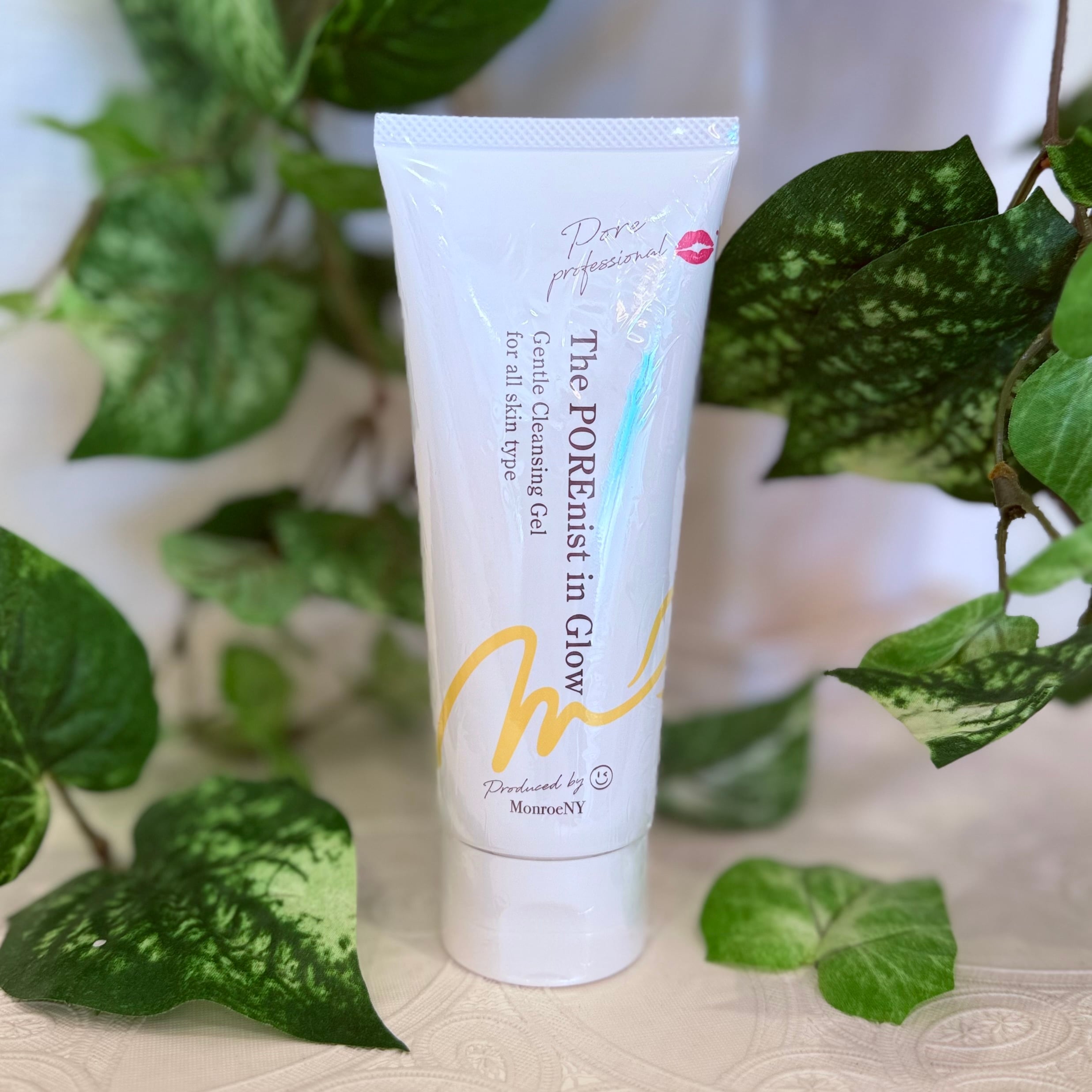 The POREnist in Glow cleansing gel ポアニストクレンジングジェル