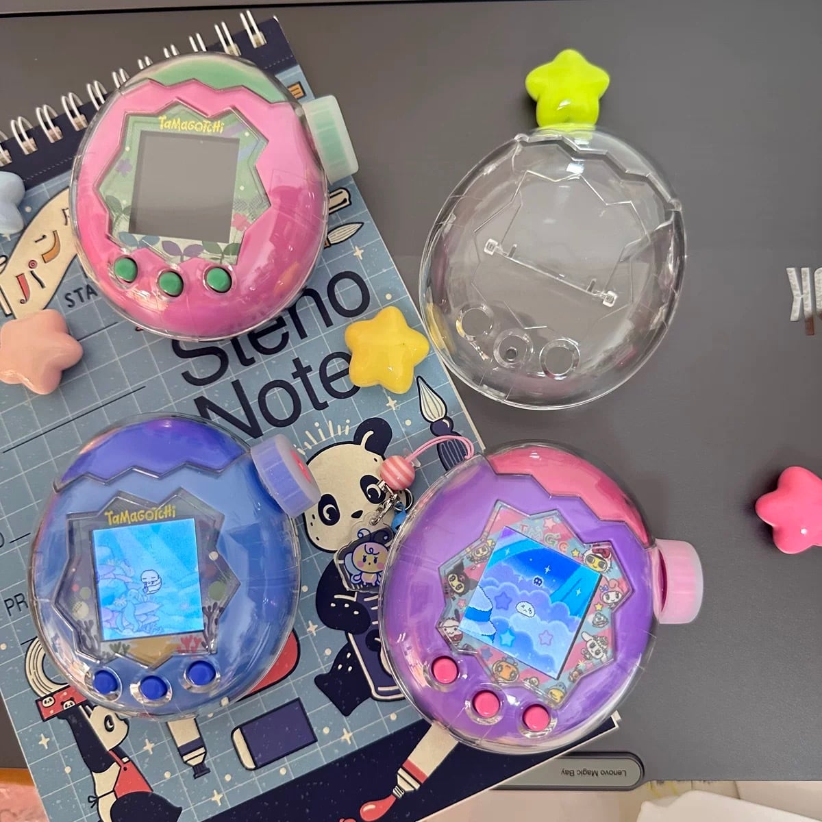 たまごっちパラダイスのクリア&ラメ入りケース(キャップ付き