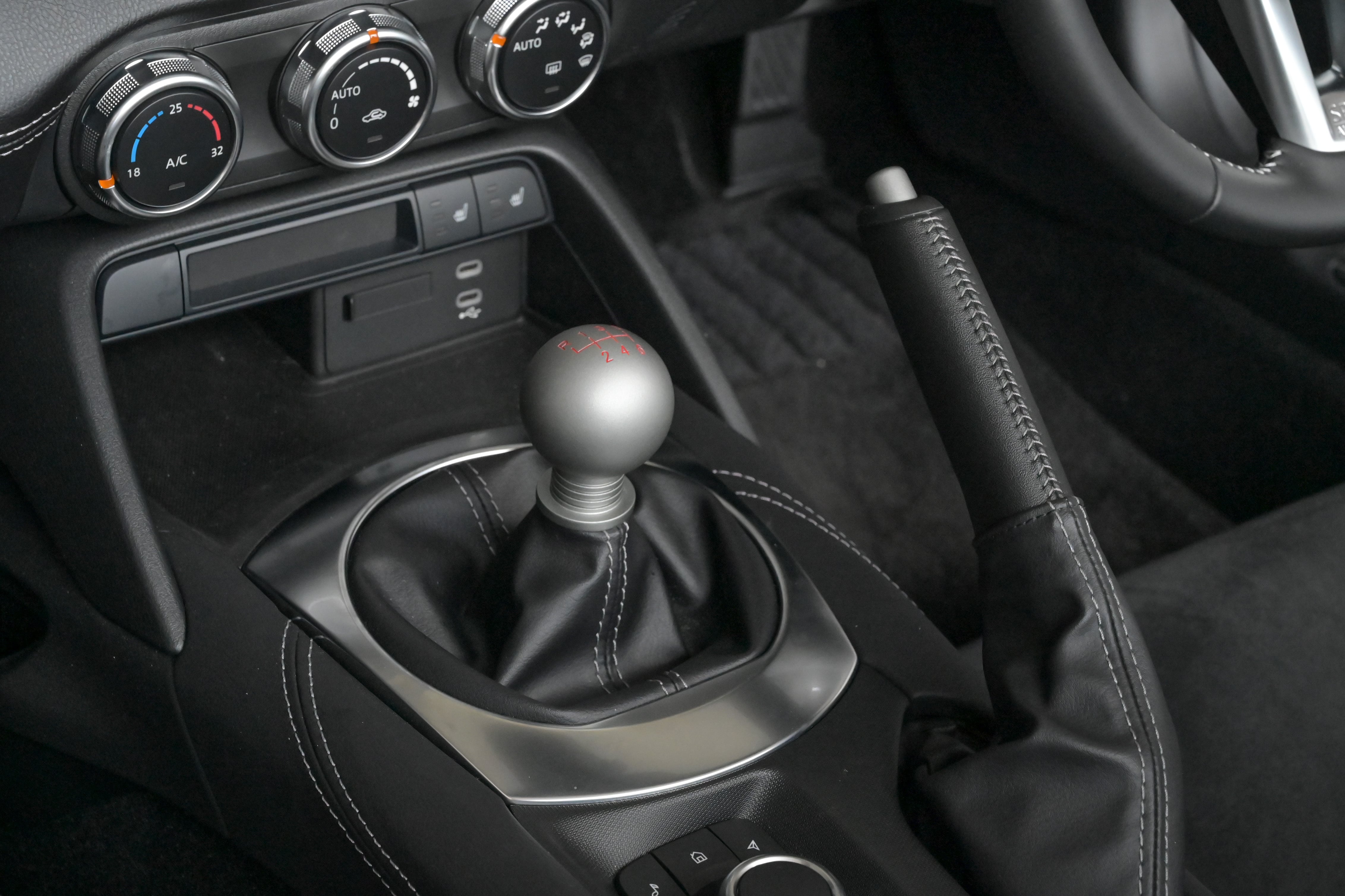 ロードスターRF MT純正シフトノブ ロードスターRF MT純正シフトノブ