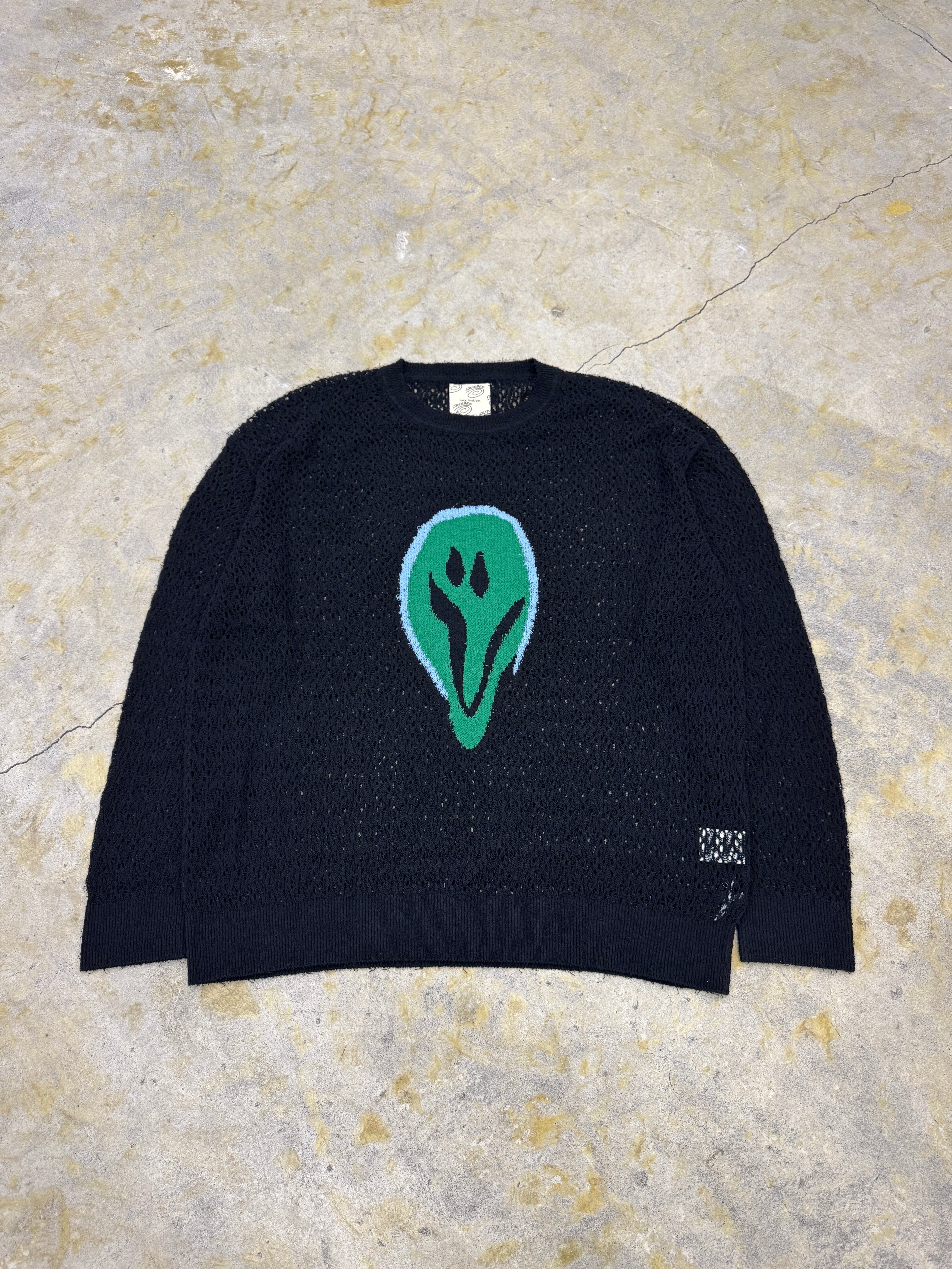 Kota Gushiken | Melted Smile with Frizbee | Black | HOWDAY