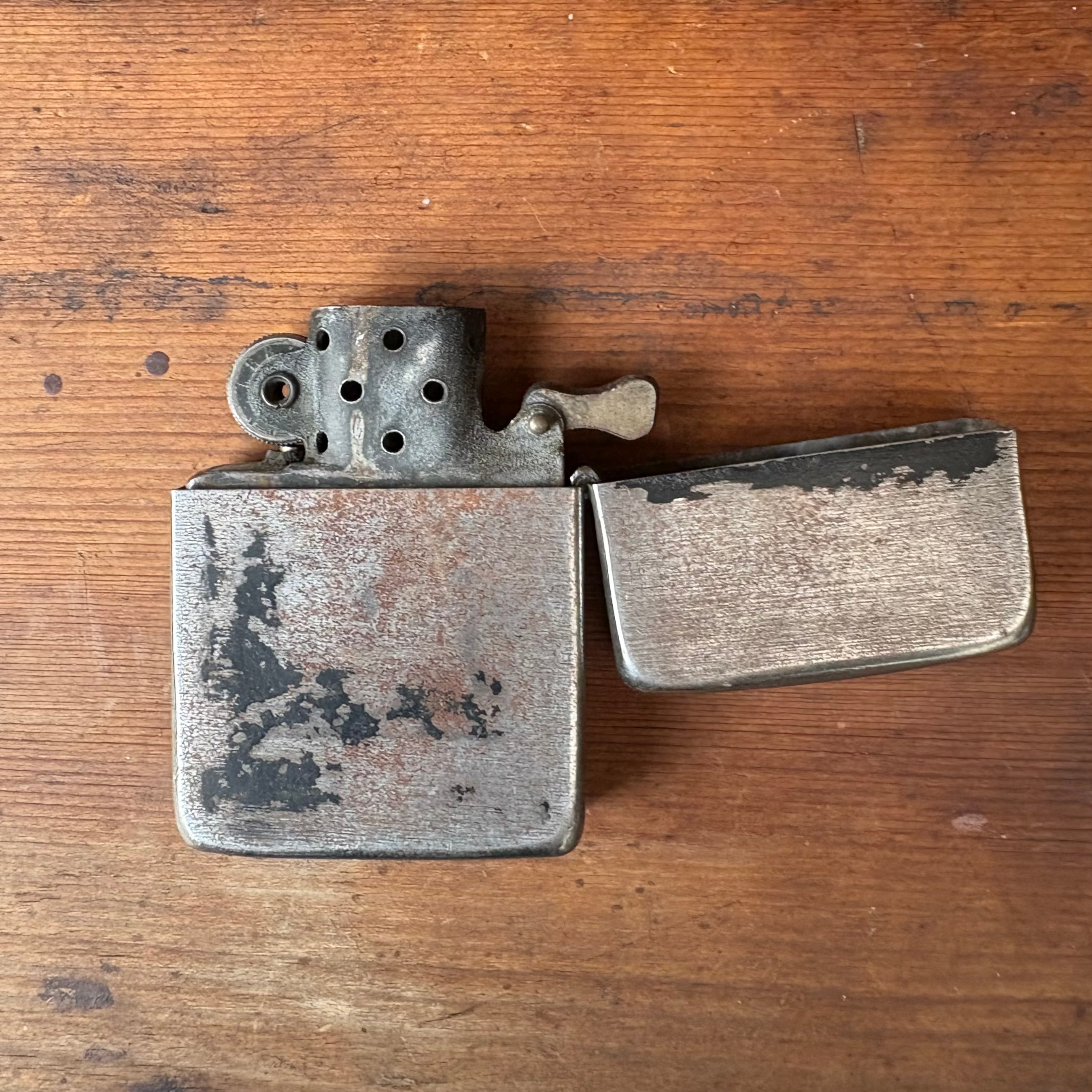 第二次大戦 1943 オリジナル ZIPPO ブラッククラックル | RED GROUND