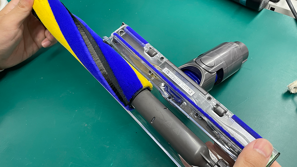 中古美品]Dyson レーザーslim fluffyクリーナーヘッド(V12) ダイソン