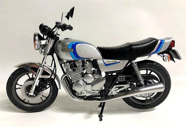 アオシマ 1／12 ヤマハ XJ400