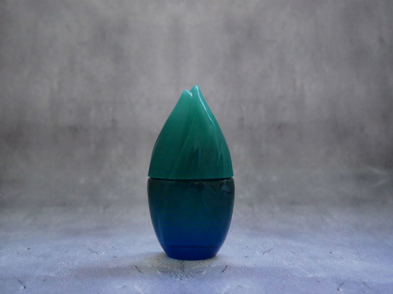 メディバスの香りをベースにした寝香水「アユーラ メディテーション