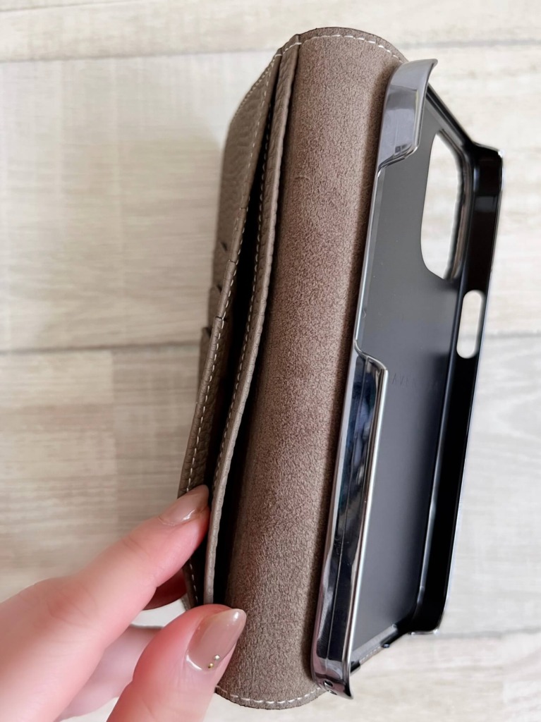 ボナベンチュラの(iPhone 13 Pro) ダイアリーケース シュリンクレザー