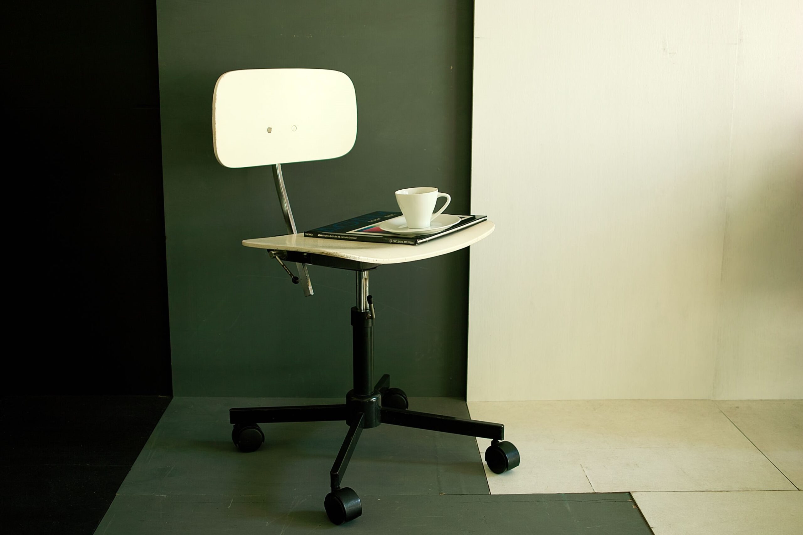 No.8410「デスクチェア〈STOLE-112〉：RABAMI」SOLD | ボルトナット