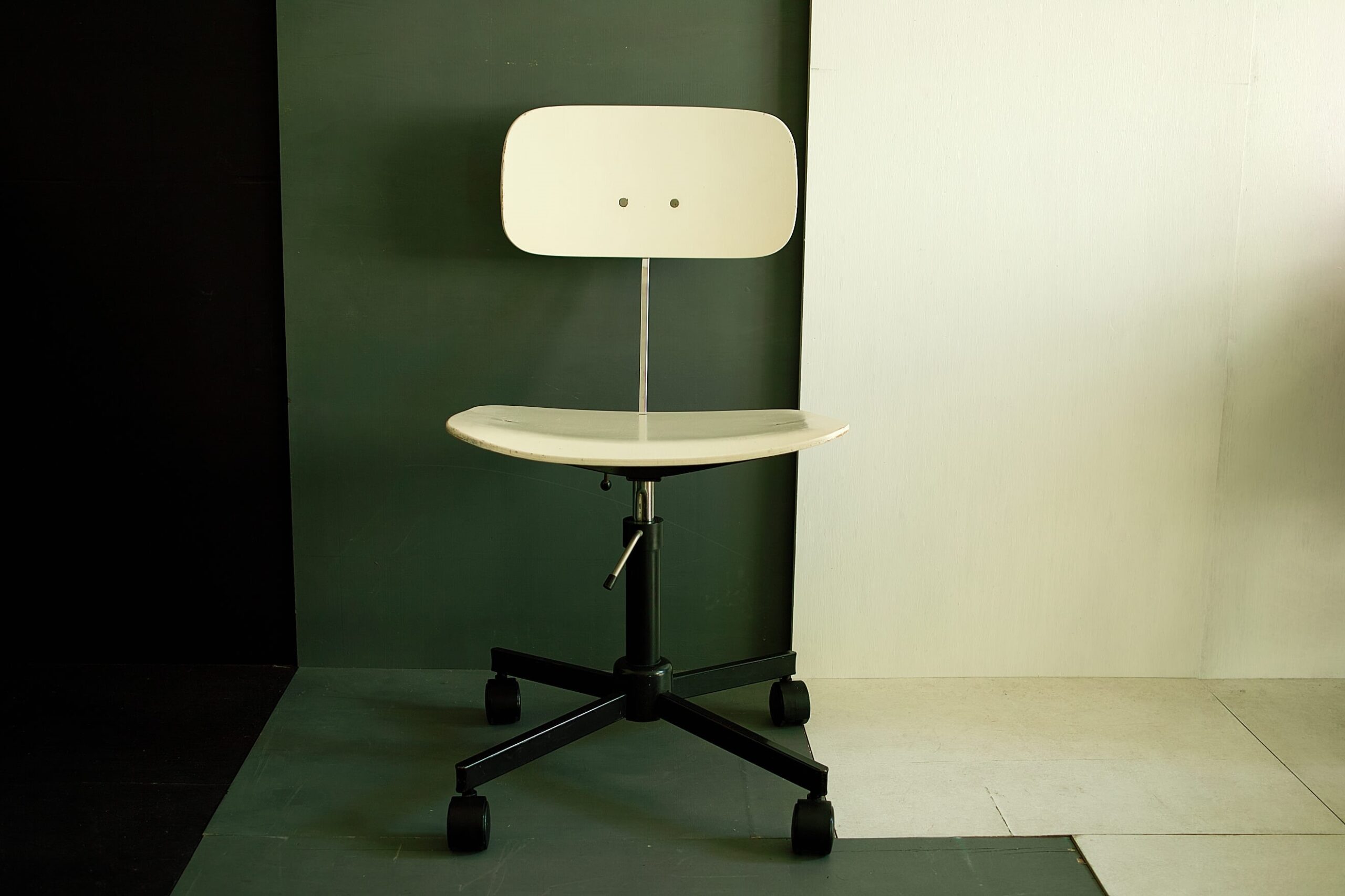 No.8410「デスクチェア〈STOLE-112〉：RABAMI」SOLD | ボルトナット