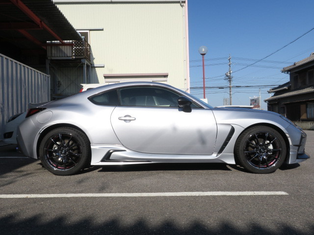 GR86 AT車をさりげなくローダウン！TEIN HIGH-TECH装着 | タイヤエイト