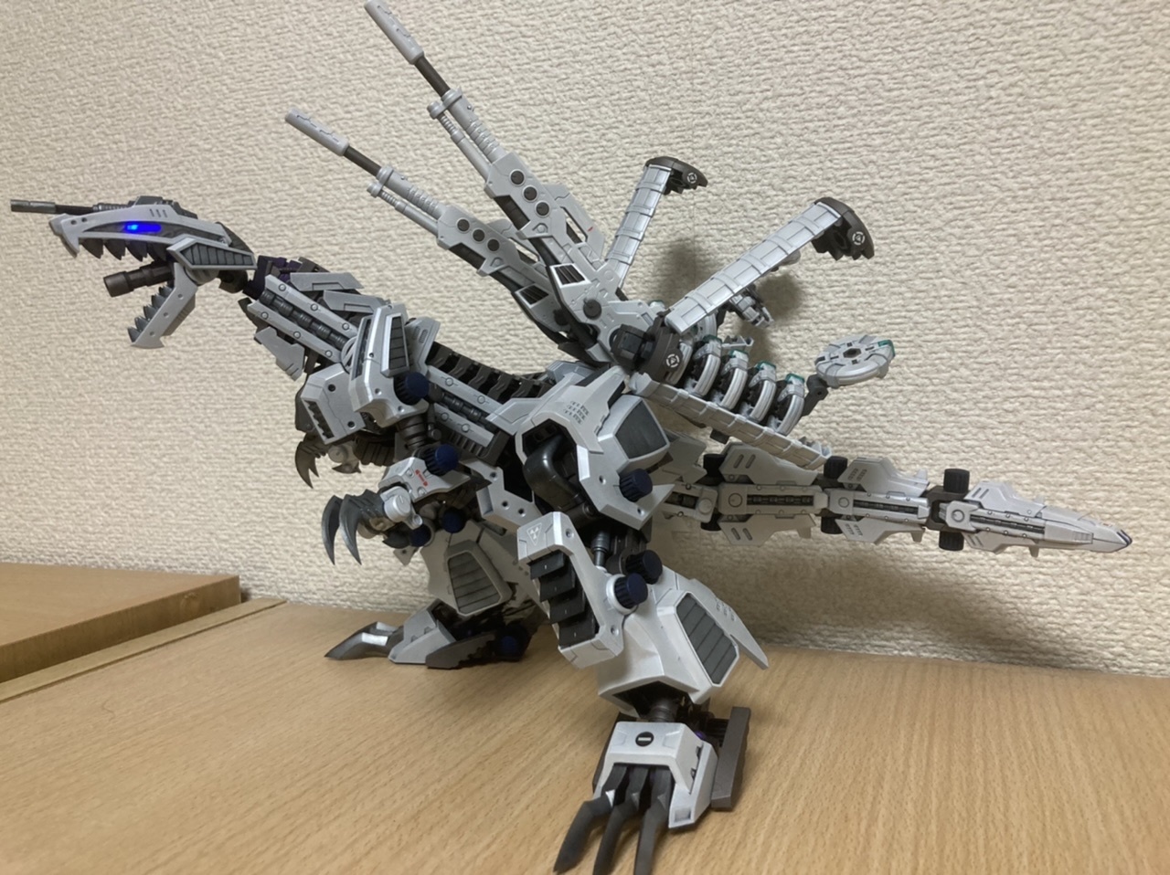 ゾイド ジェノザウラー スノーホワイト 説明欄必読 EZ－026