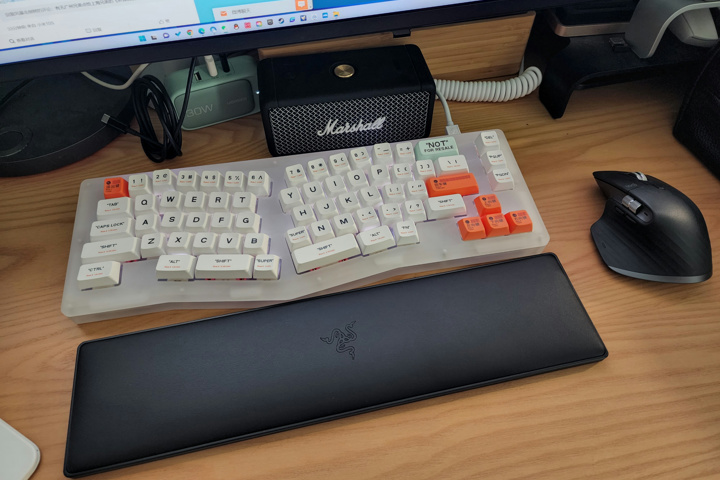 Akko、自作系の要素が強いAlice配列のメカニカルキーボード『ACR Pro