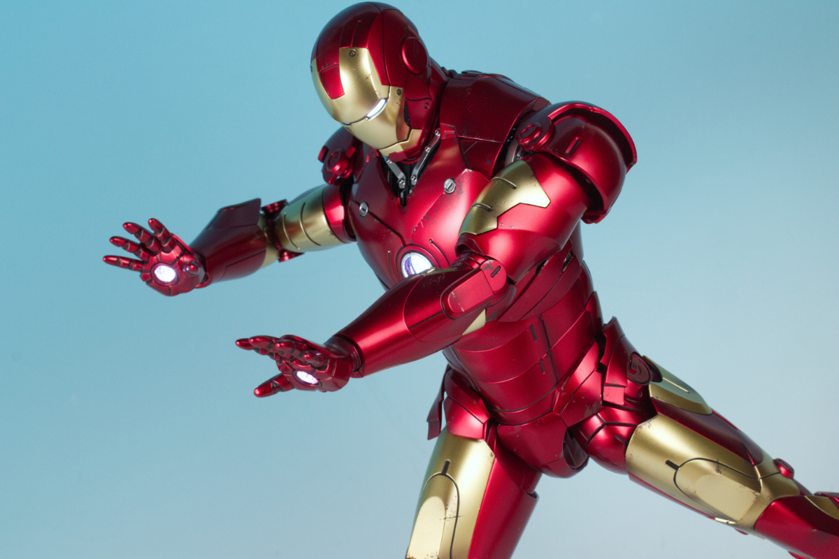 ホットトイズ アイアンマン・マーク3（レッド＆シルバー・クロムカラー