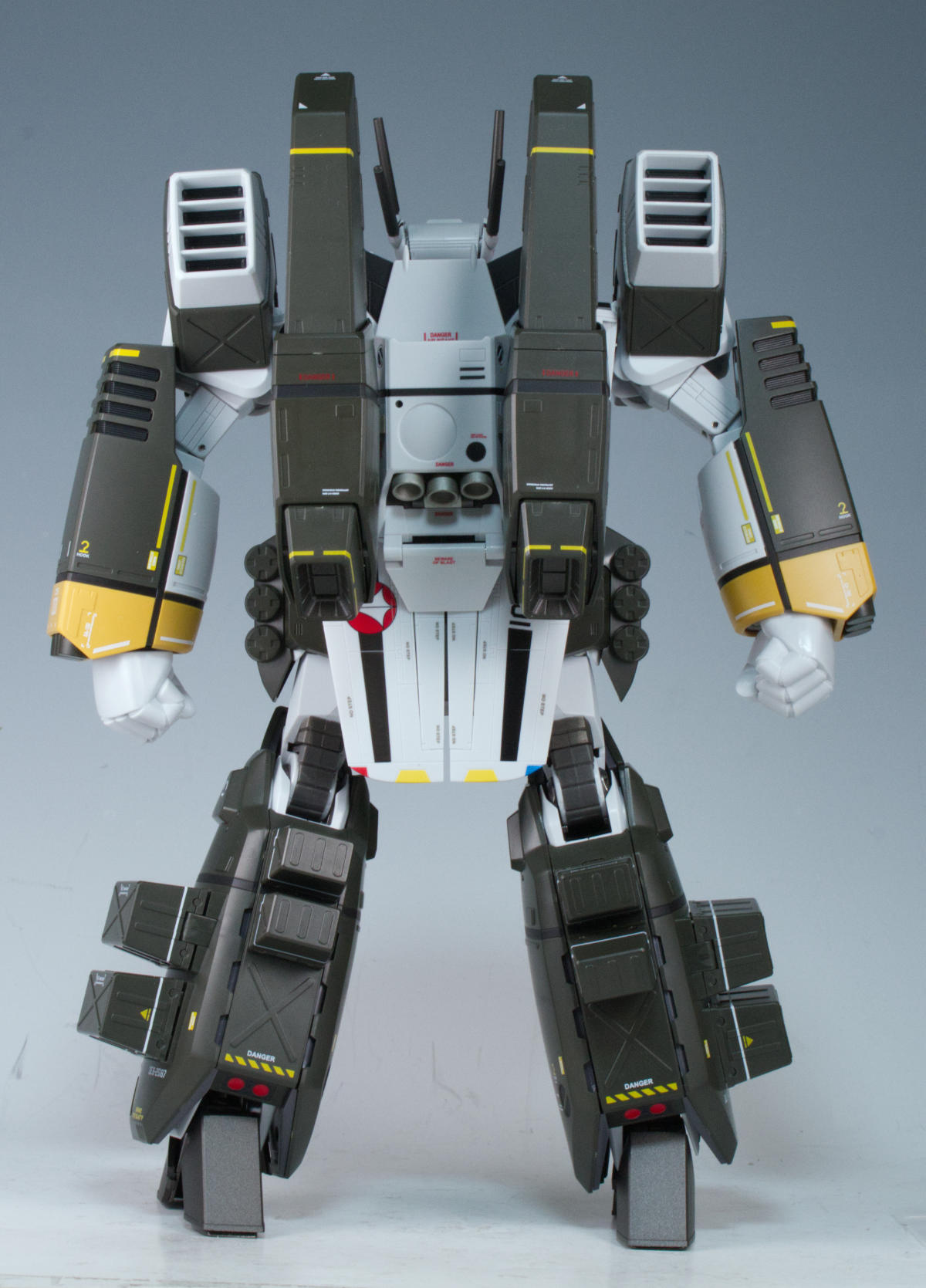 DX超合金 VF-1S アーマードバルキリー（ロイ・フォッカースペシャル