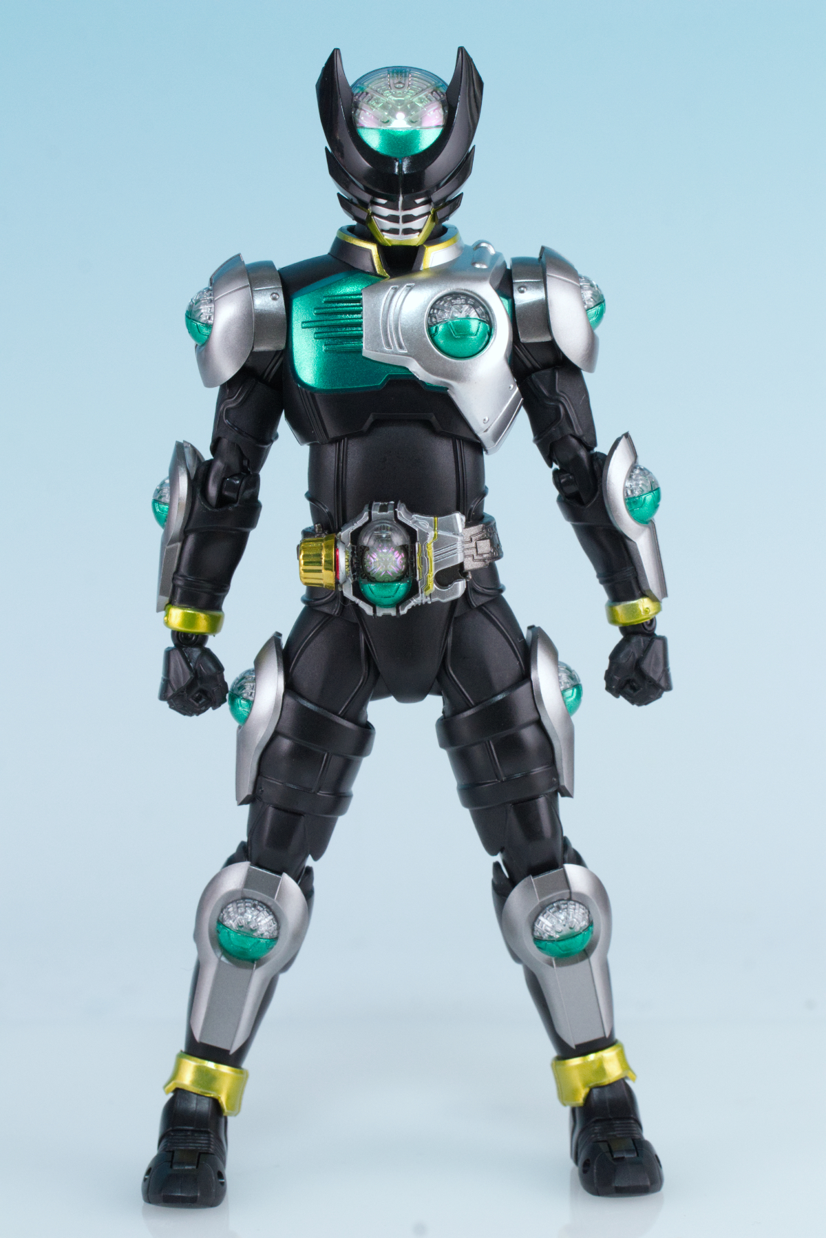 S.H.Figuarts 真骨彫製法 仮面ライダーバース ミニレビュー | ヒーロー