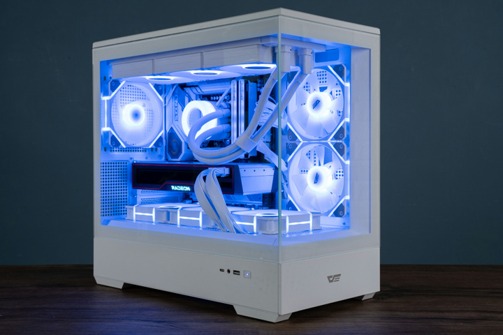 darkFlash、自身初となるシームレスな2面ガラスパネルのMicroATX PC