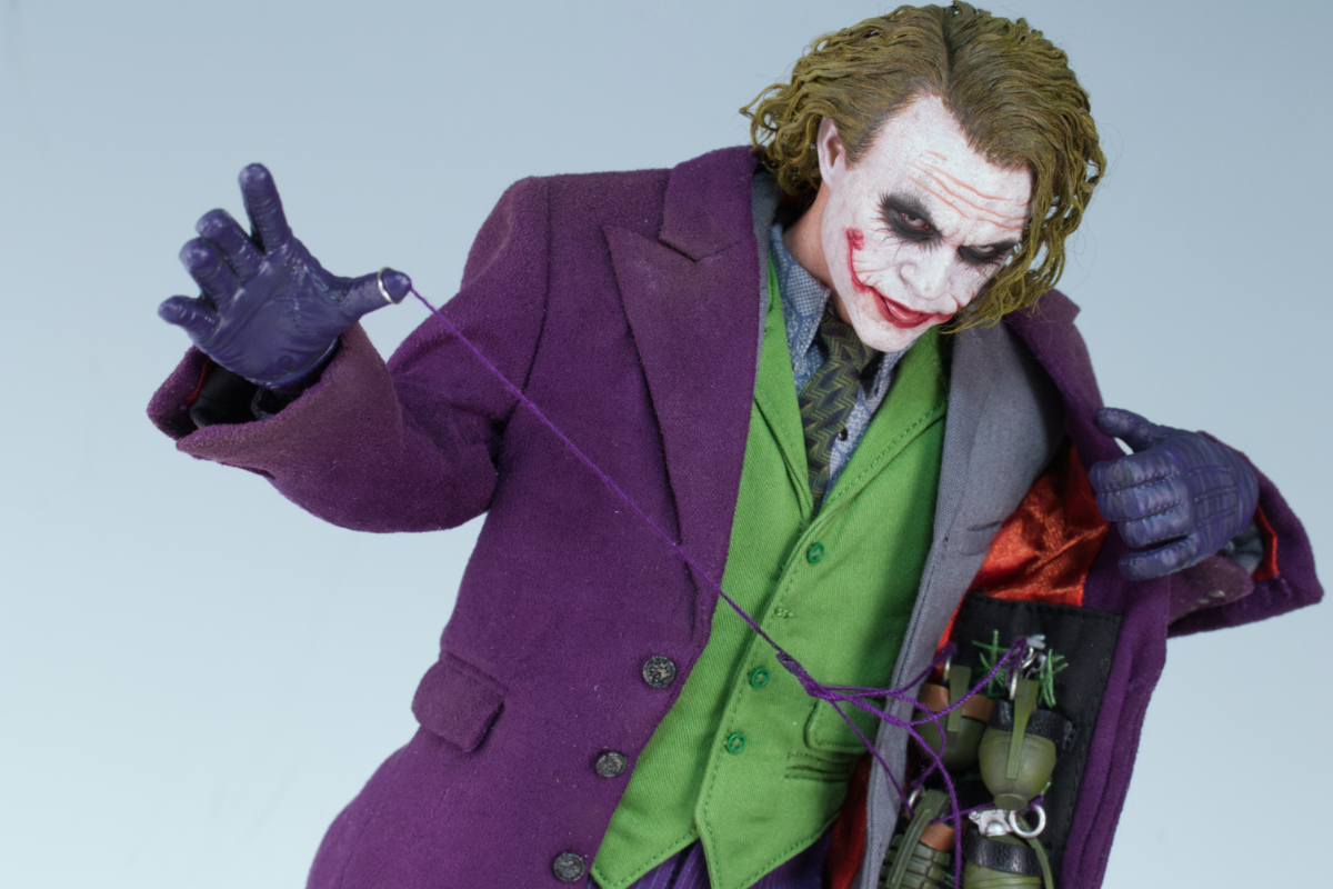 ホットトイズ【ムービー・マスターピース DX アルチザン】 『ダーク