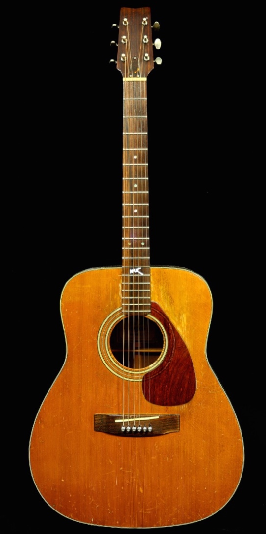 □ 2019年11月20日 YAMAHA FG オレンジラベル2本 試奏チェック始め