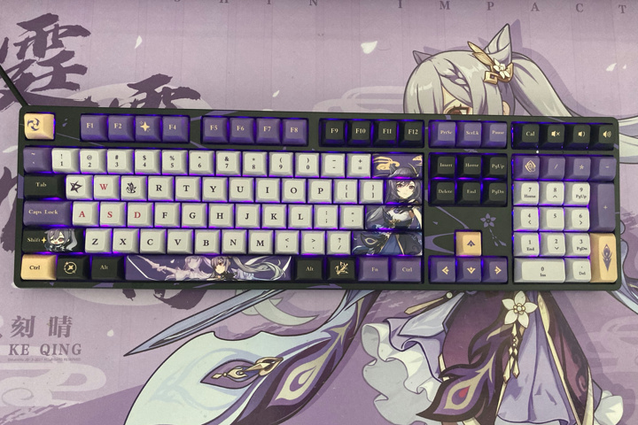 原神の公式ストアで売っている”刻晴”のメカニカルキーボード、キー