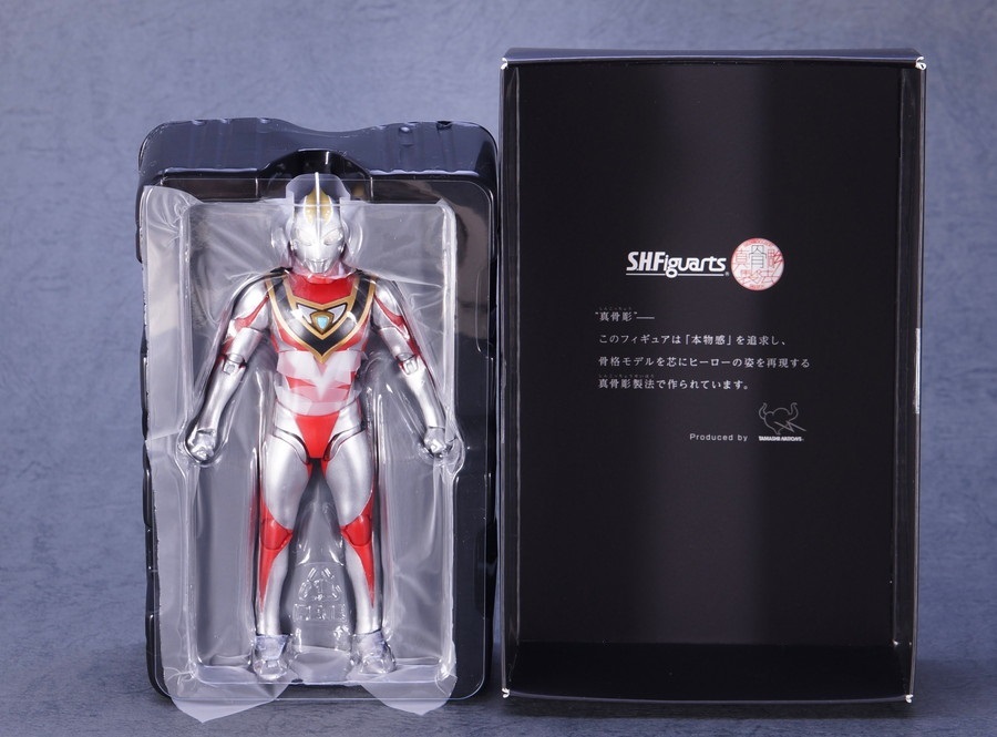 S.H.Figuarts（真骨彫製法） ウルトラマンガイア（V2）＆エフェクト