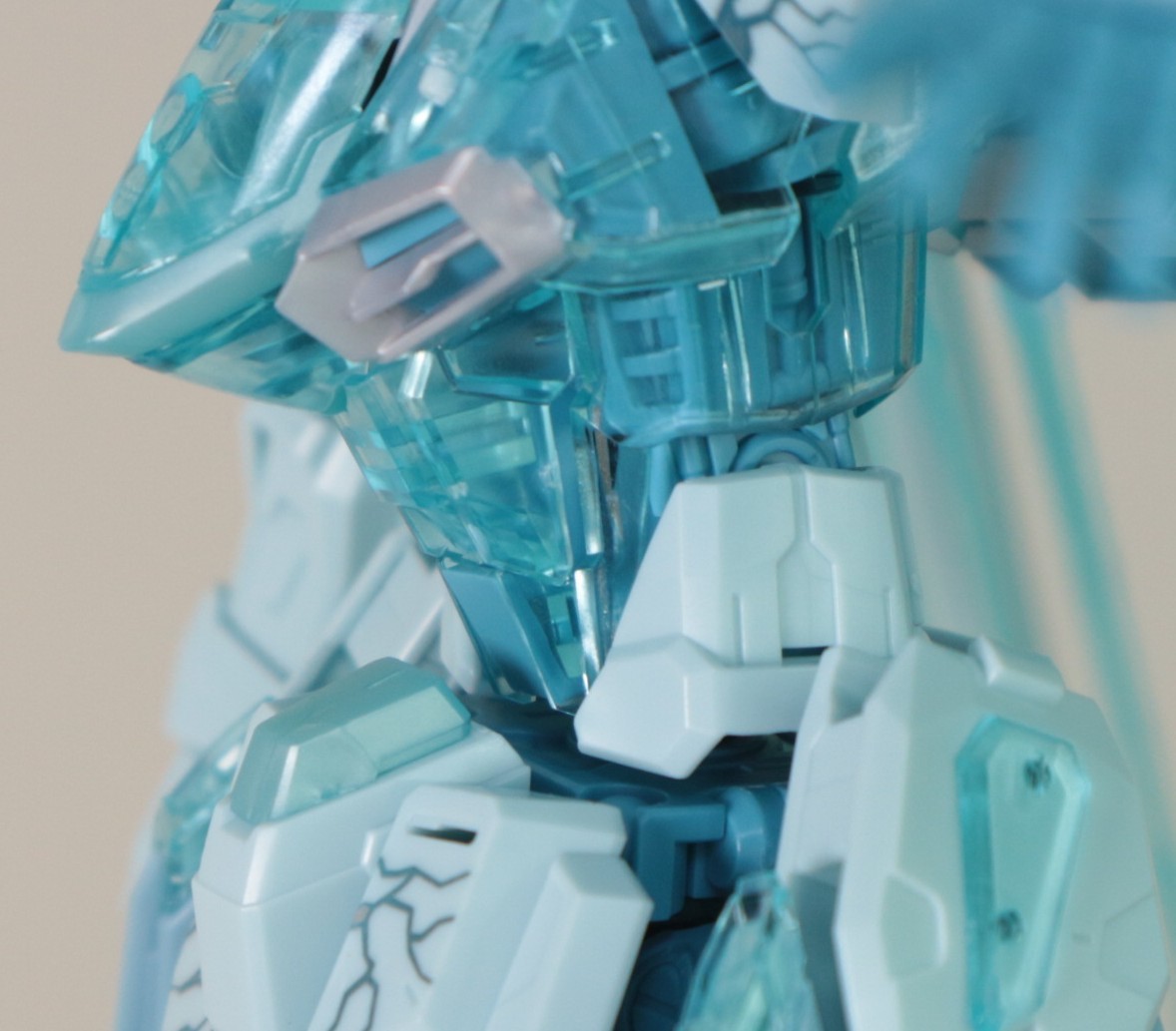 MG 1/100 フリーダムガンダムVer.2.0[CROSS CONTRAST COLORS/CLEAR