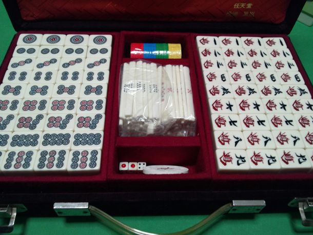 ☆希少・美品☆背黒☆雀鬼☆ 任天堂 役満「鳳凰」旧バージョン 麻雀牌